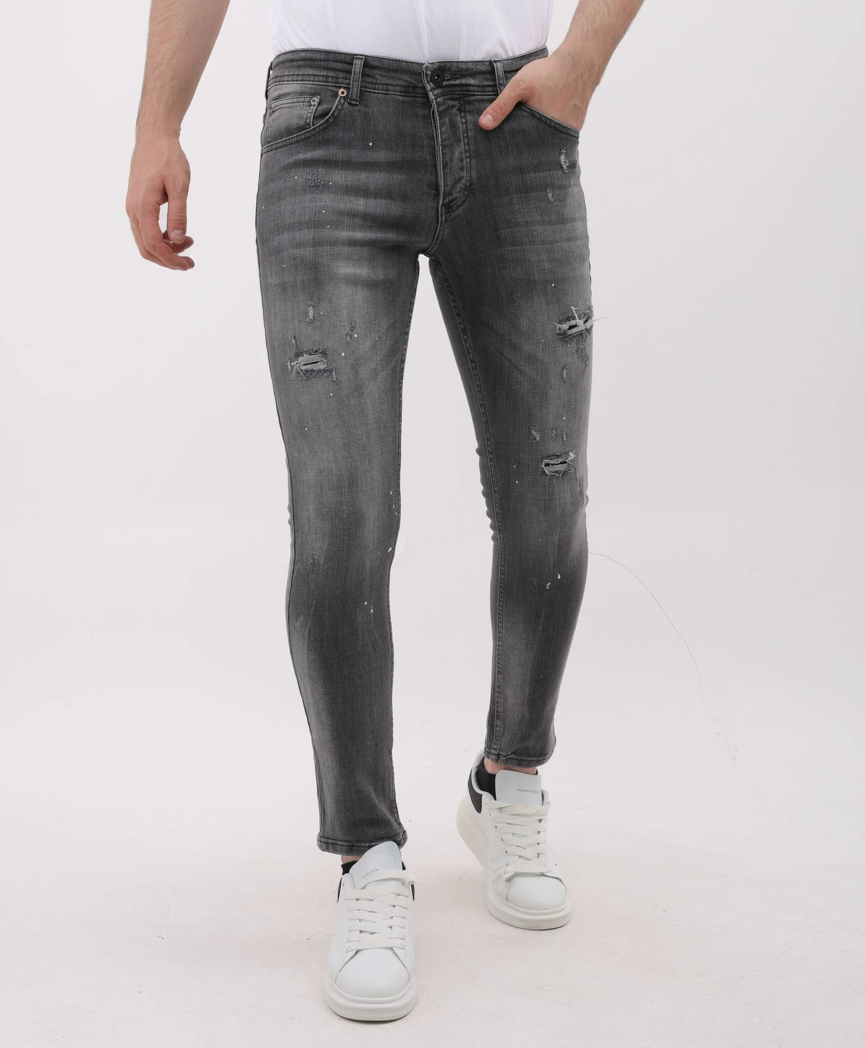 Mario Morato Stonewashed slim fit jeans met scheuren mm