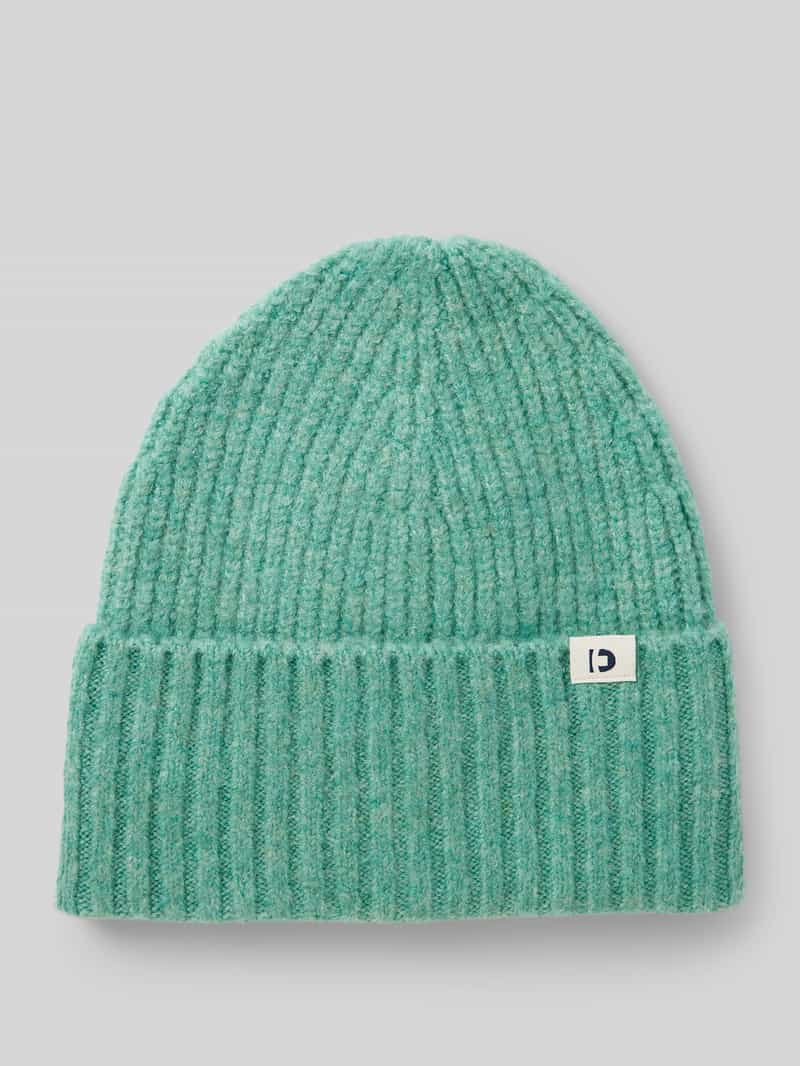 Tom Tailor Denim Ribgebreide beanie met logopatch op de omslag