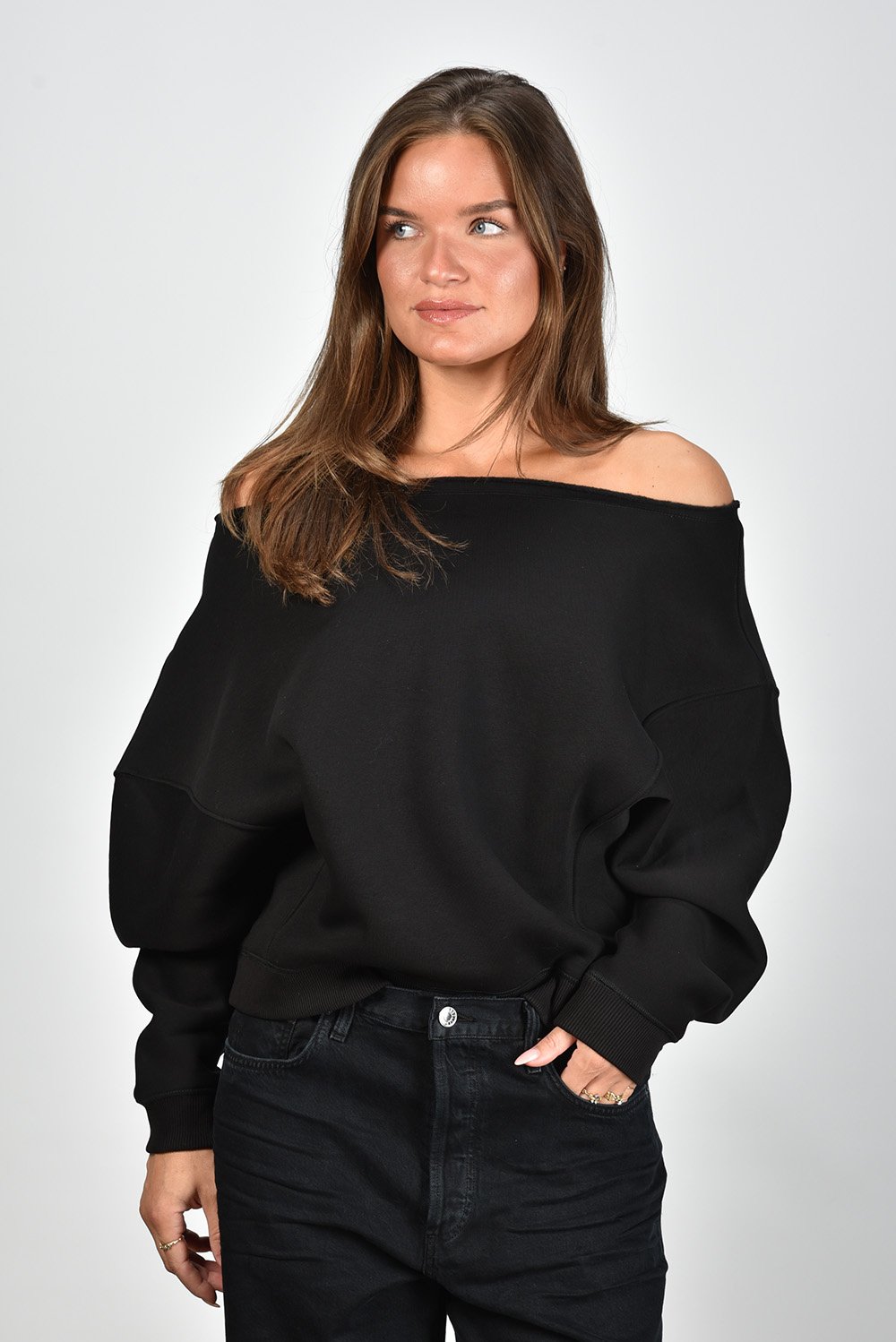 RAE off-shoulder trui Maxine zwart