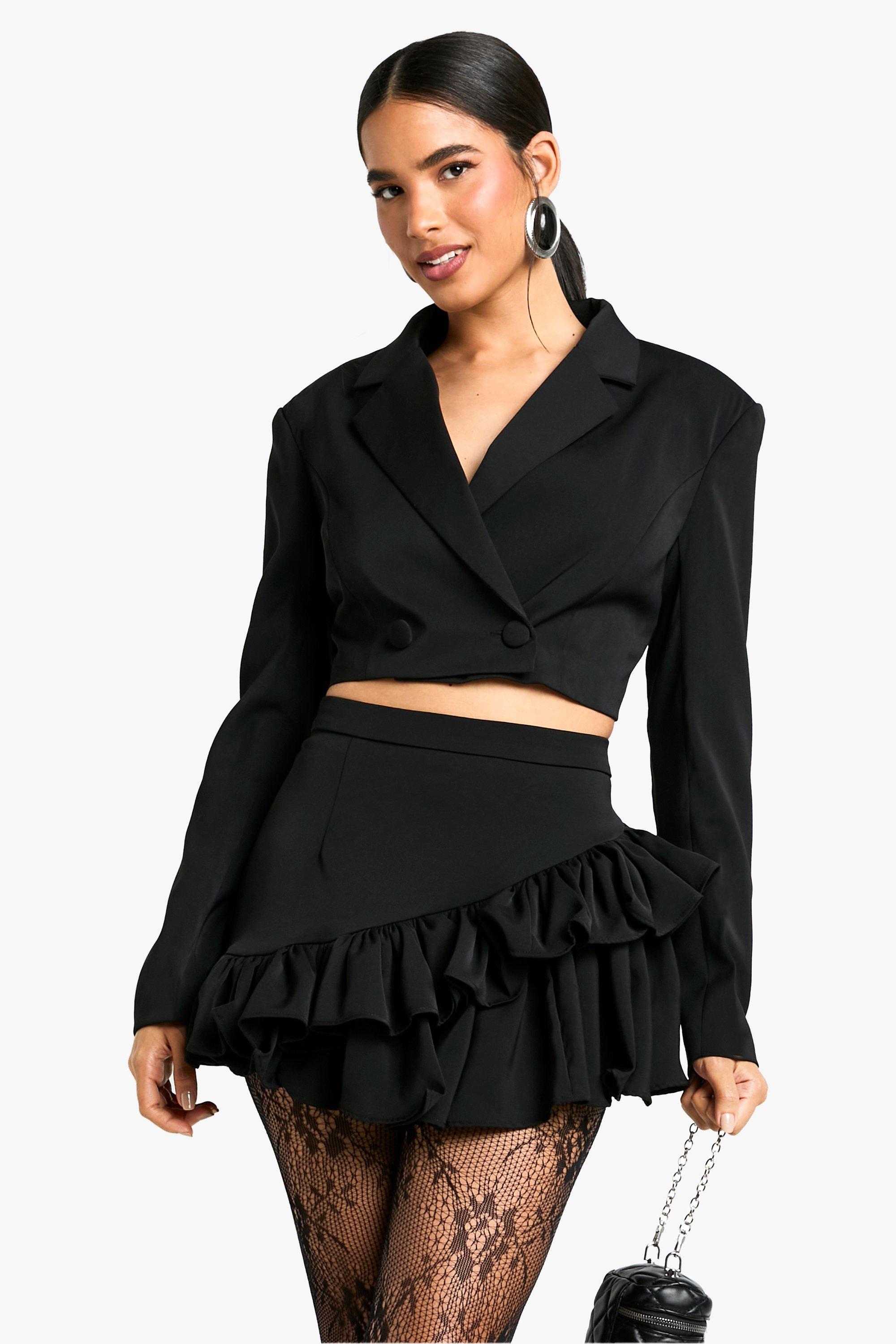 Boohoo Getailleerde Korte Blazer, Black