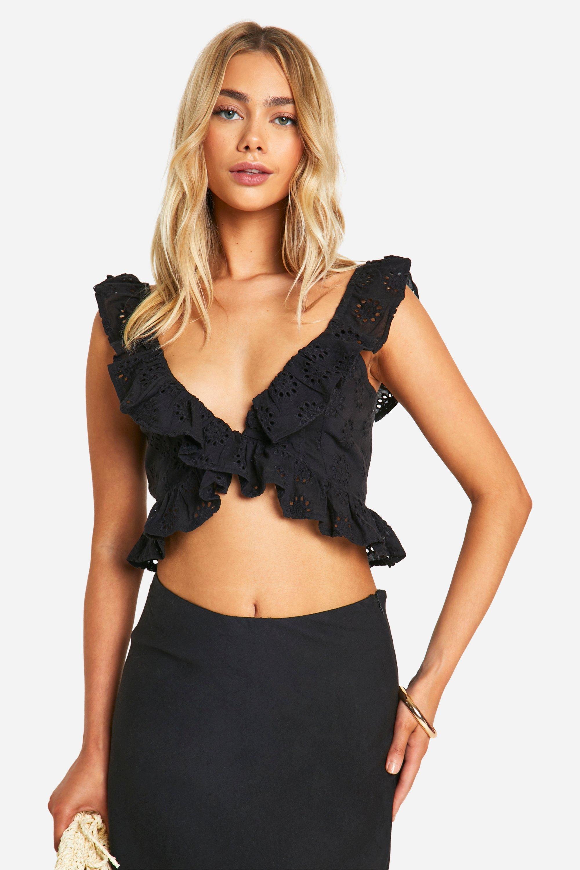 Boohoo Broderie Crop Top Met Ruches En Laag Decolleté, Black