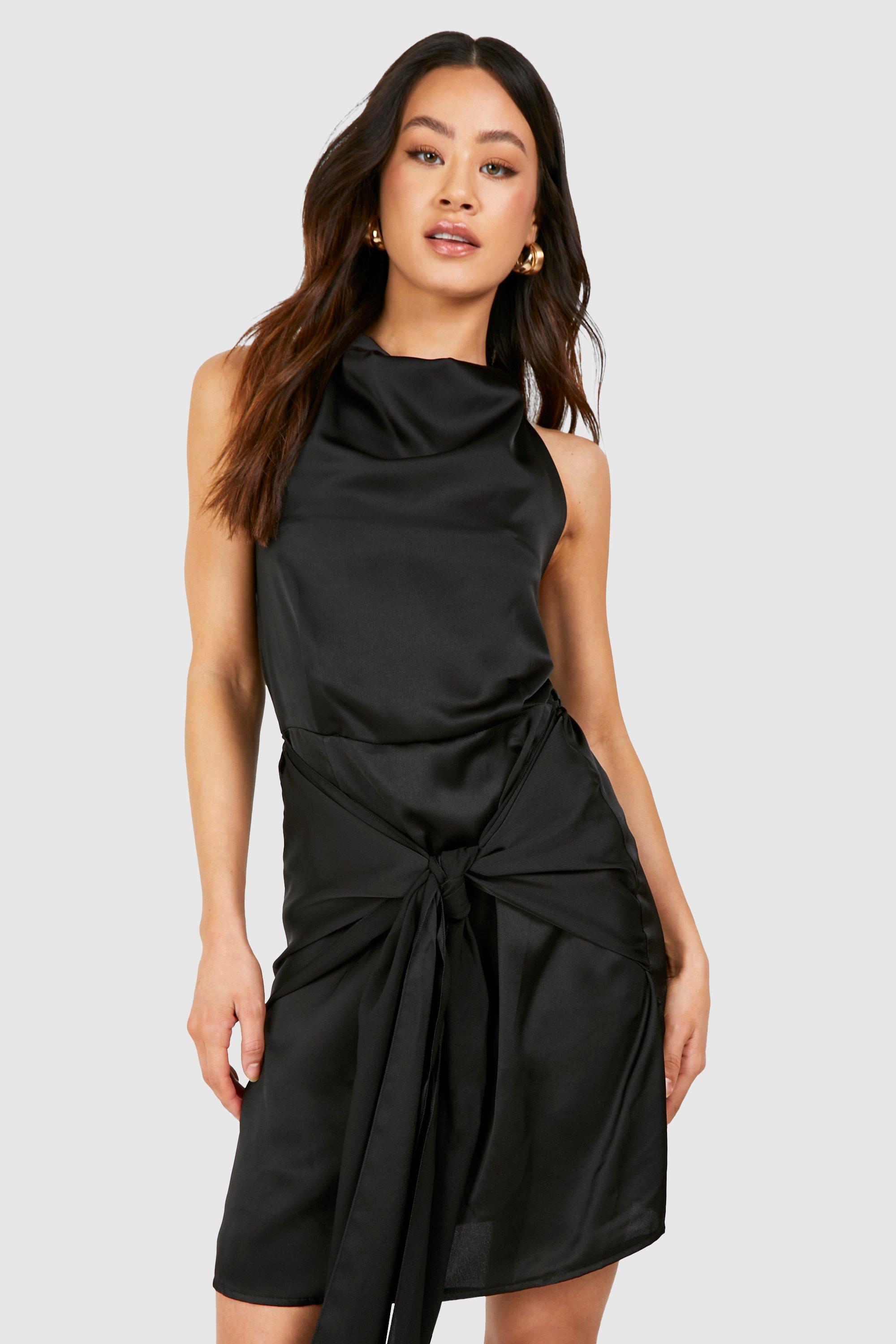 Boohoo Tall Satijnen Mini Wikkel Jurk Met Halter Neck, Black