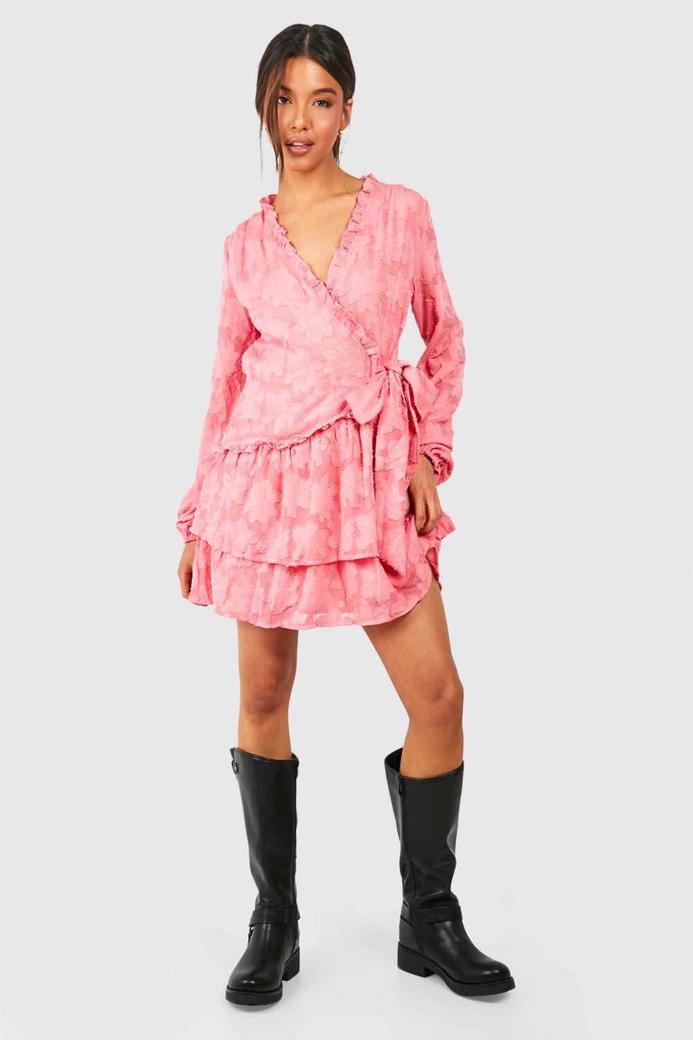 Boohoo Jaquard Skater Wikkeljurk Met Textuur En Ruches, Rose