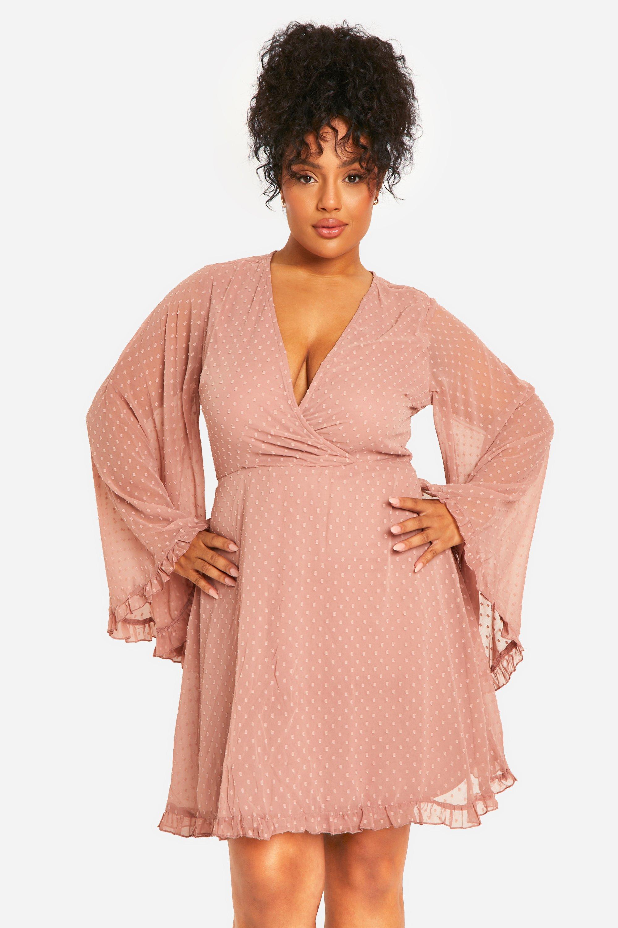 Boohoo Plus Dobby Chiffon Skater Jurk Met Wijde Mouwen, Blush