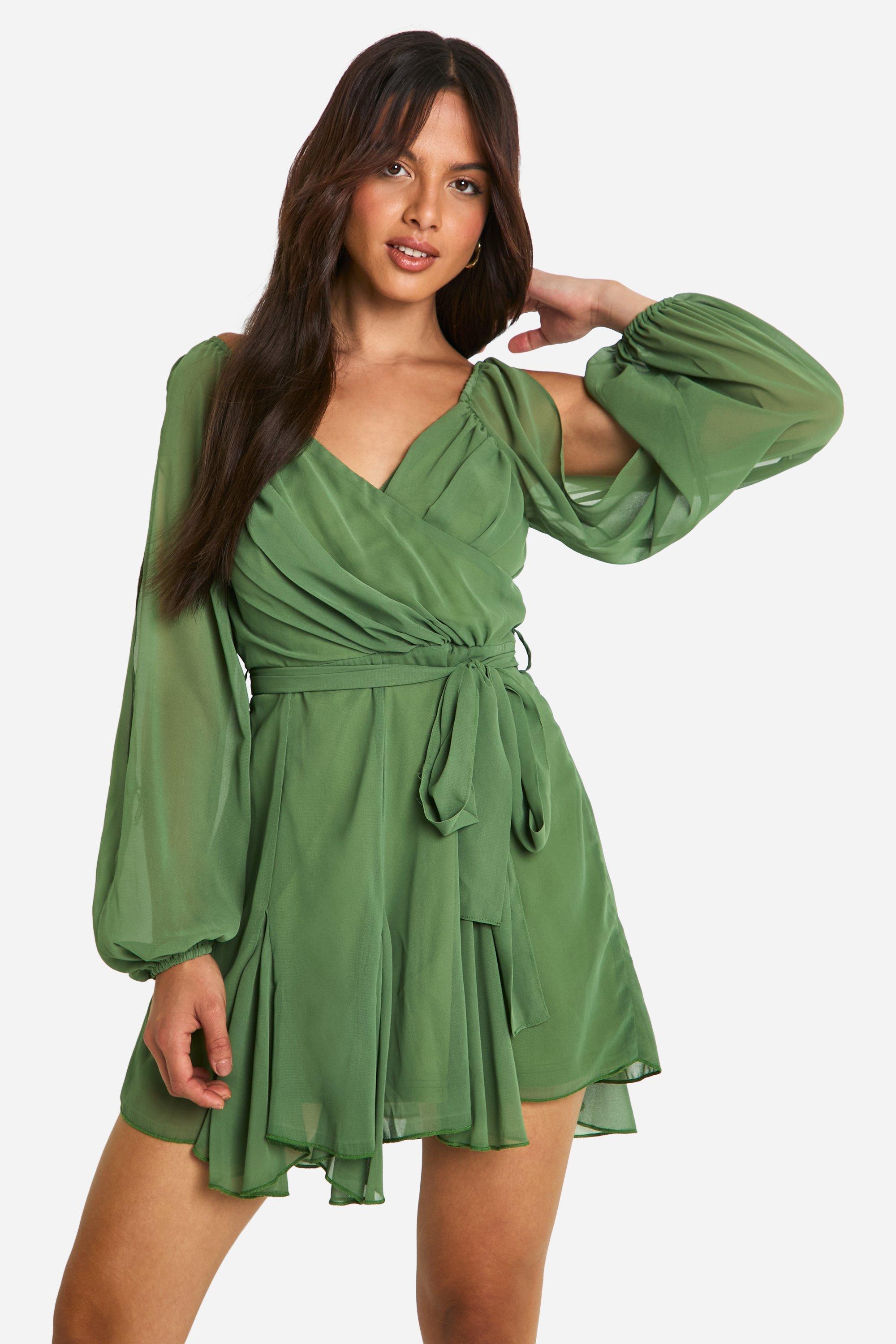 Boohoo Chiffon Wikkel Skater Jurk Met Kanten Rug En Pofmouwen, Olive