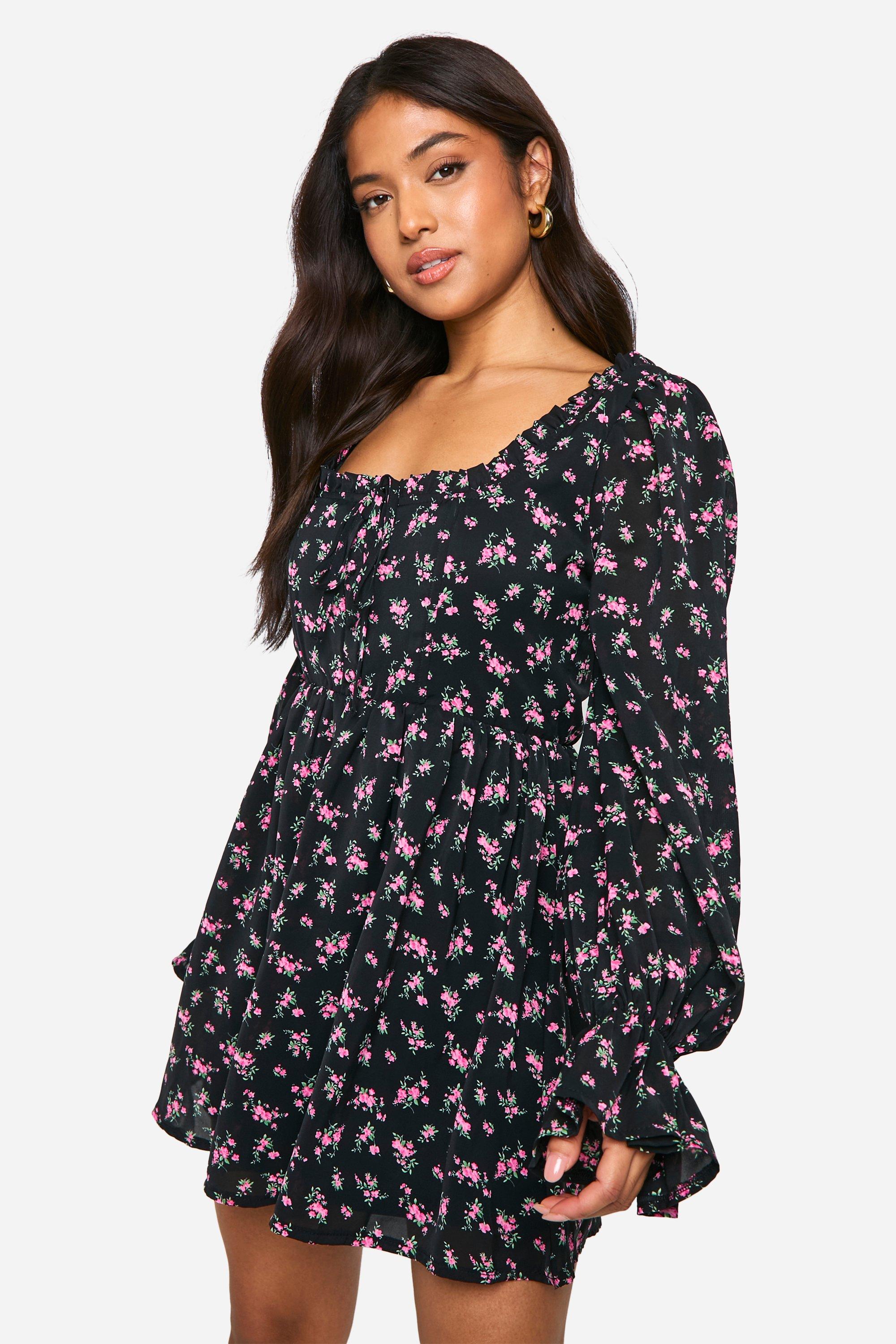 Boohoo Petite Bloemenpatroon Skater Jurk Met Volle Mouwen, Black