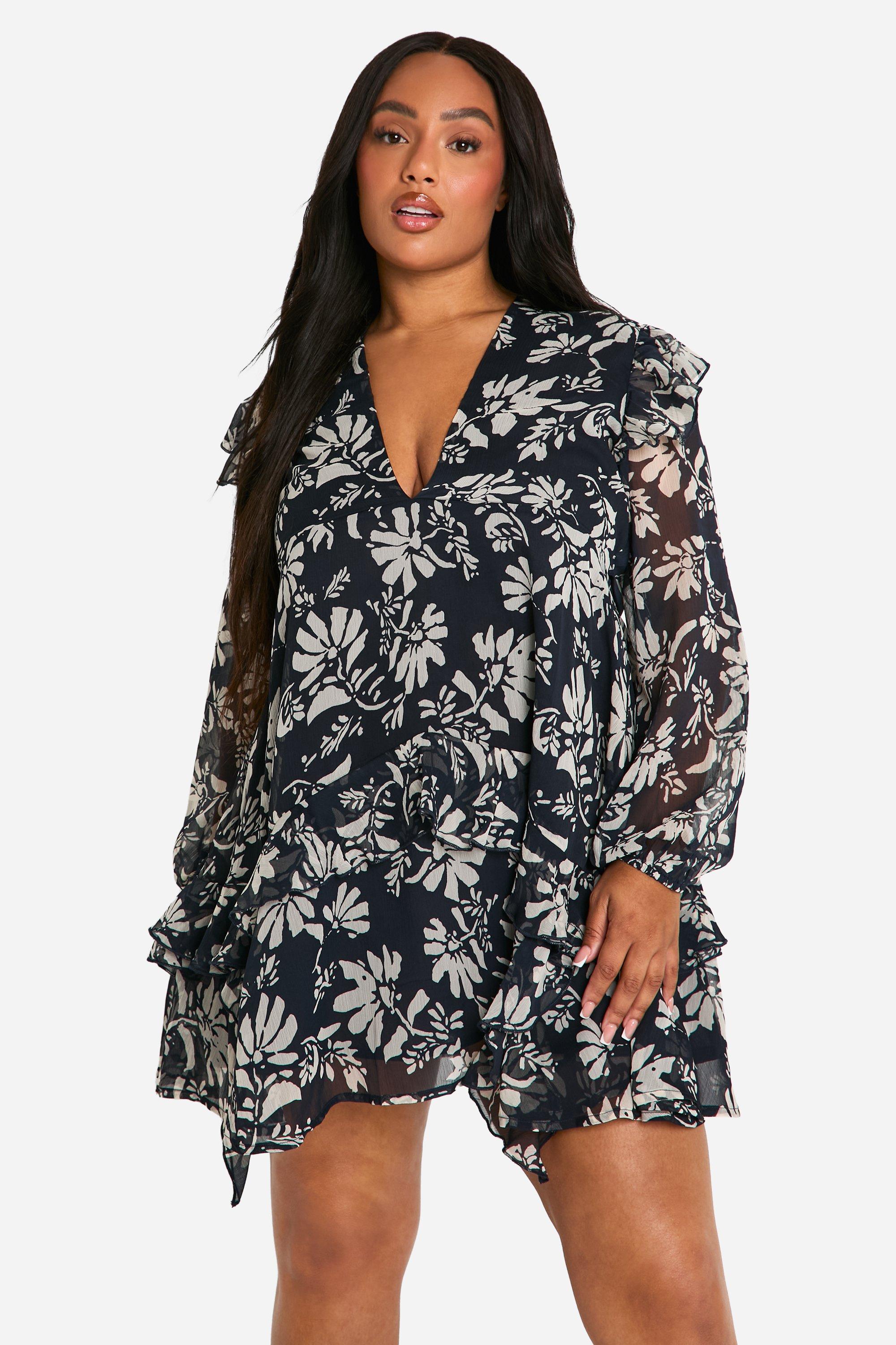 Boohoo Plus Gekreukelde Gesmokte Chiffon Jurk Met Print En Ruches, Black