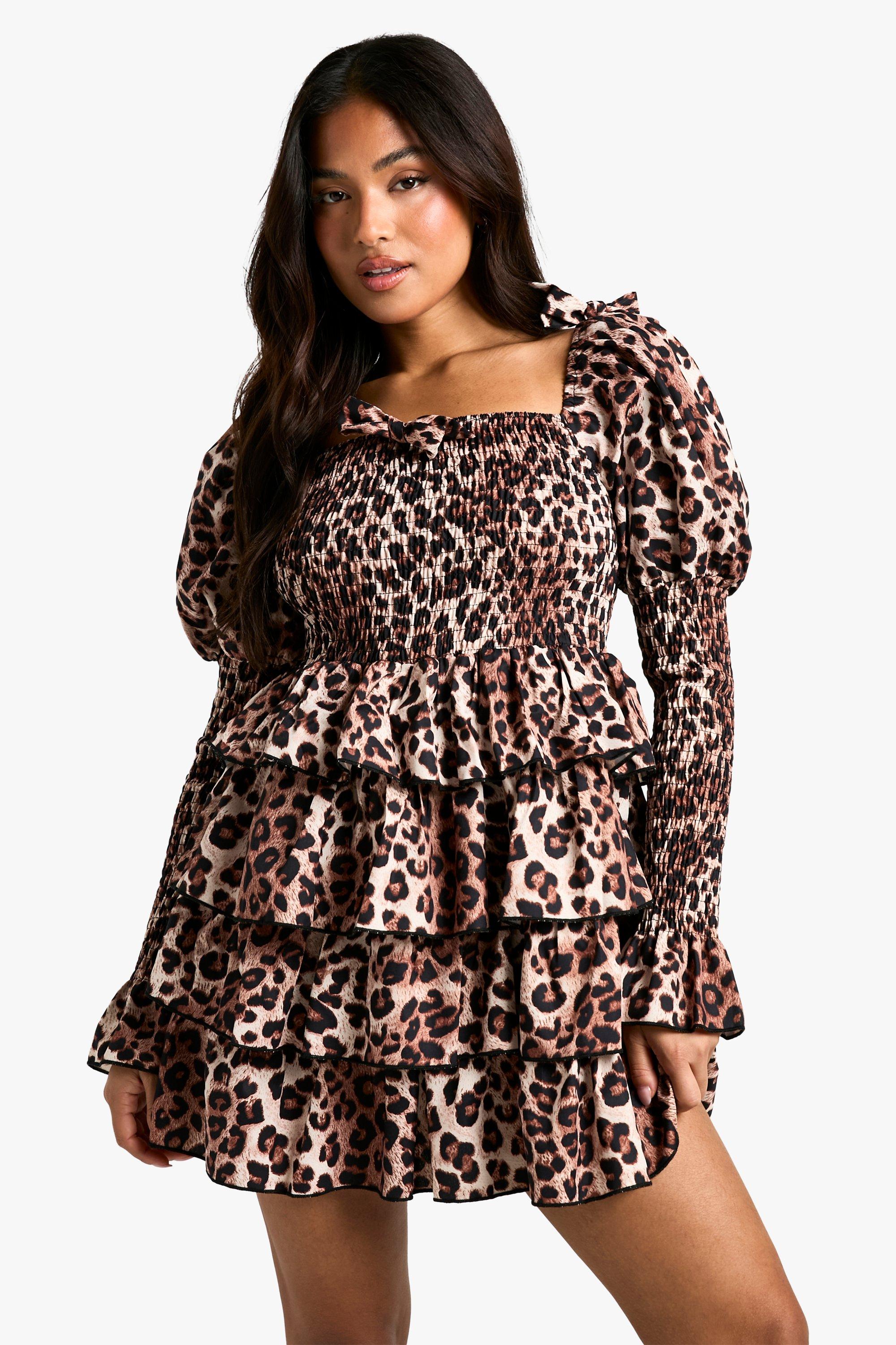 Boohoo Petite Geplooide Geplooide Luipaardprint Skater Jurk Met Laagjes En Ruches, Animal