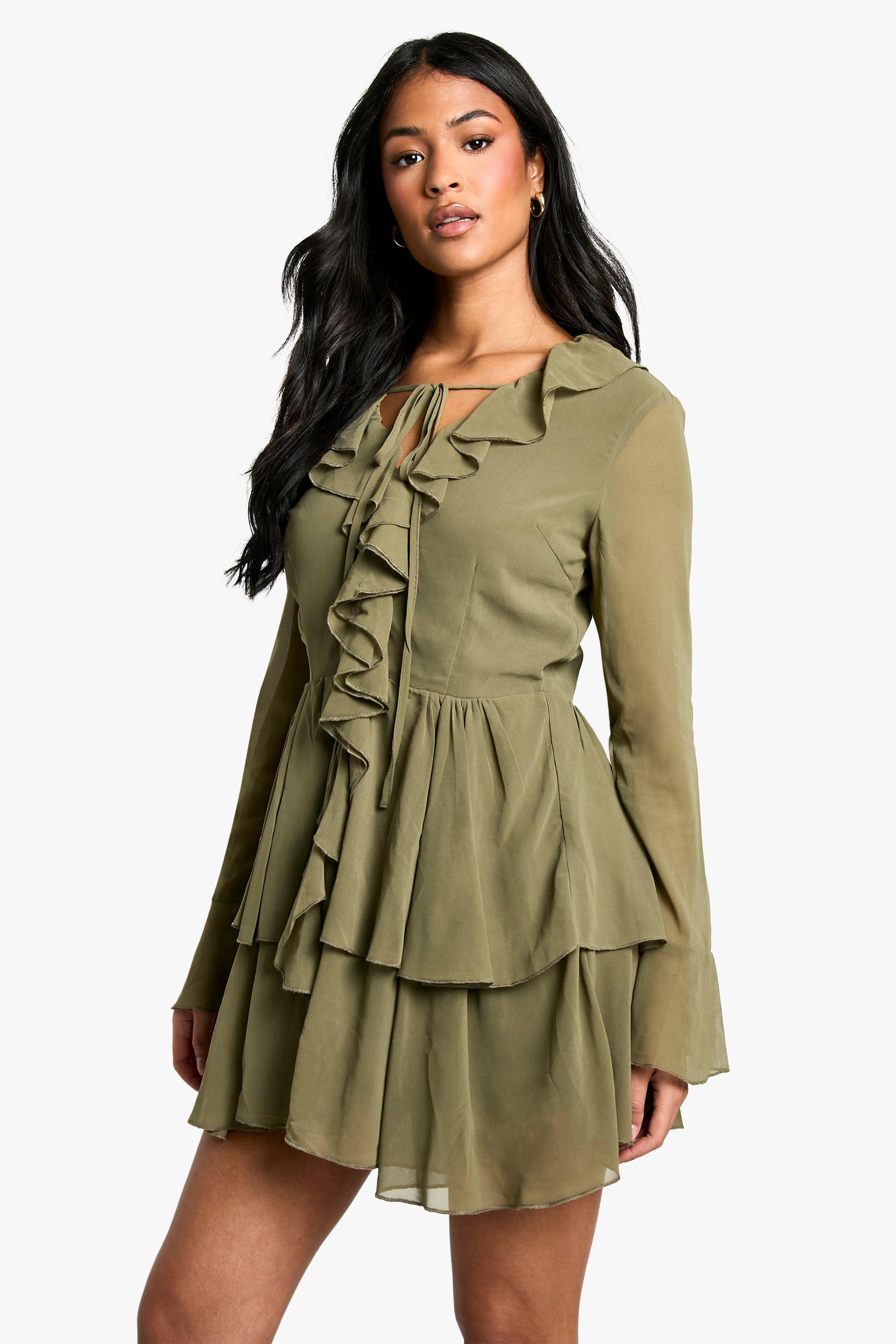 Boohoo Tall Chiffon Skater Jurk Met Ruches En Laag Decolleté, Olive