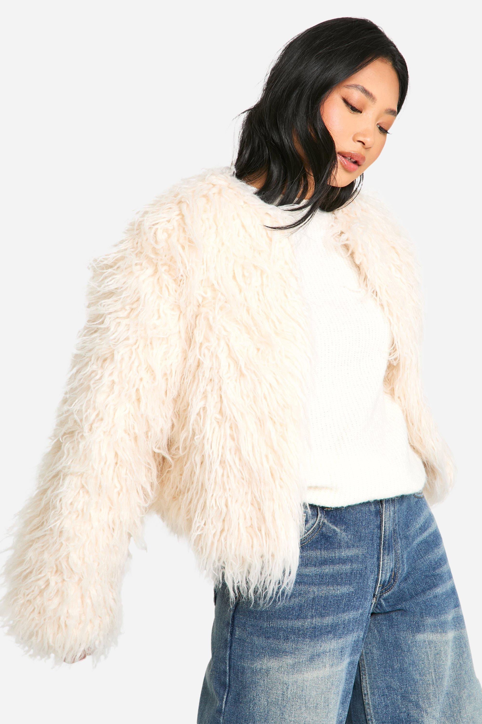 Boohoo Petite Pluizige Fur Drop Shoulder Jas, Cream