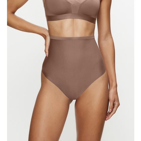 Triumph Slip Shape Smart Highwaist String