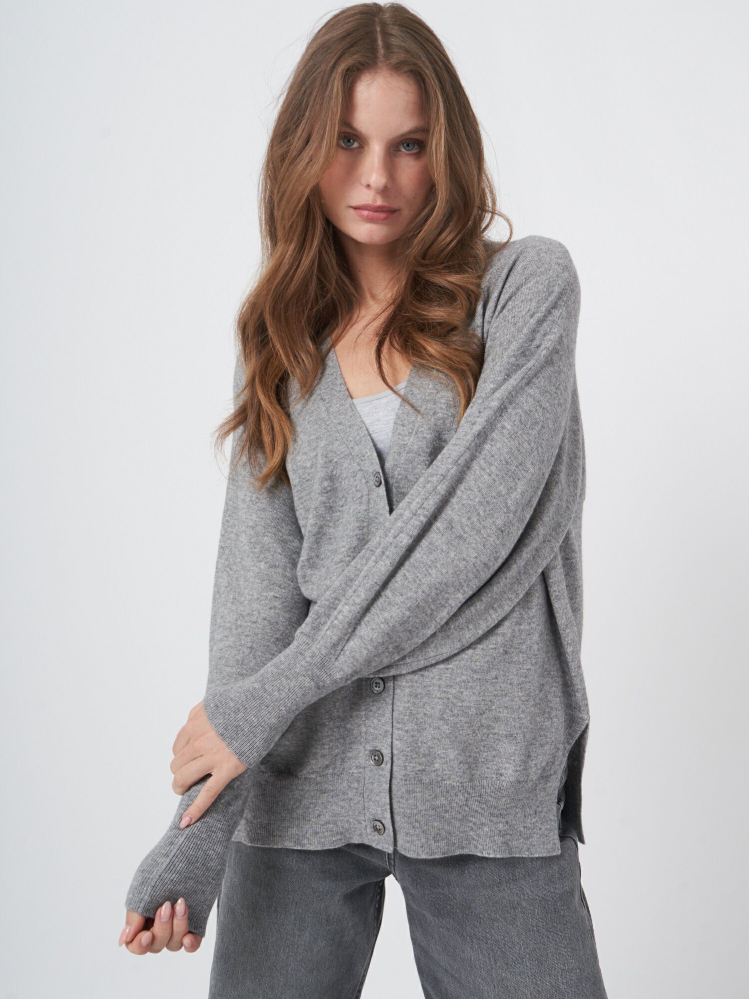 REPEAT cashmere V-hals vest met knopen en pofmouwen