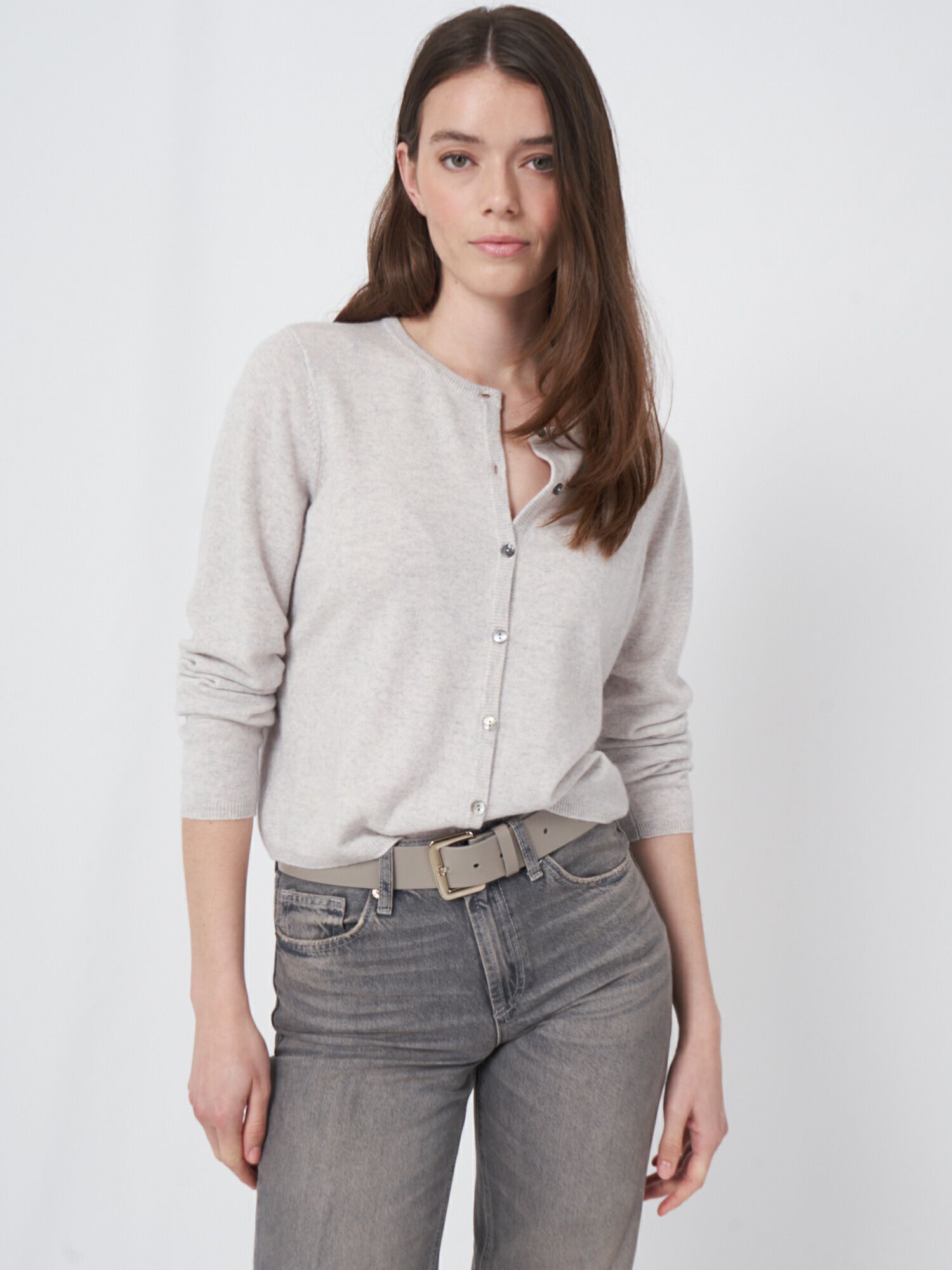 REPEAT cashmere Fijn gebreid cashmere vest met knoopsluiting