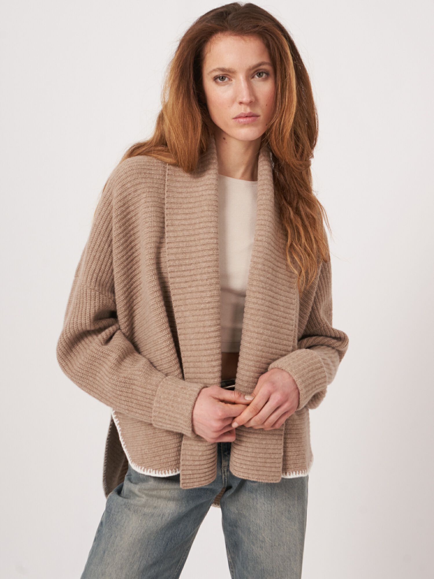 REPEAT cashmere Wollen ribgebreid vest met brede sjaalkraag