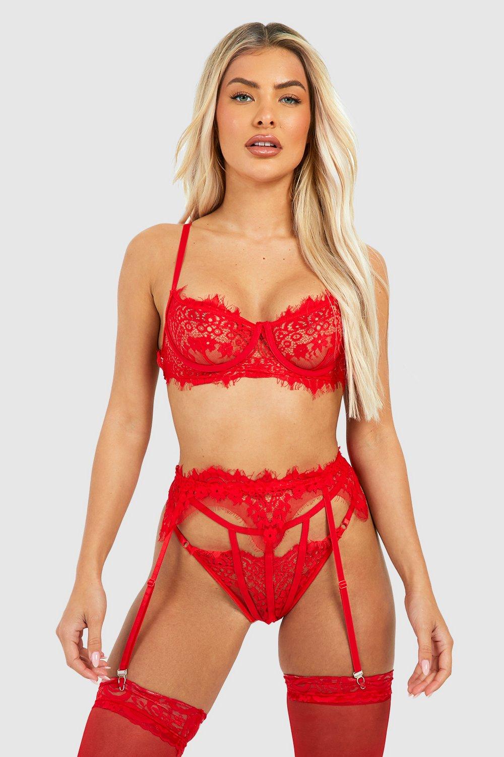 Boohoo Kruisloze Kanten Valentijns Bralette, Jarretels En String Set, Red