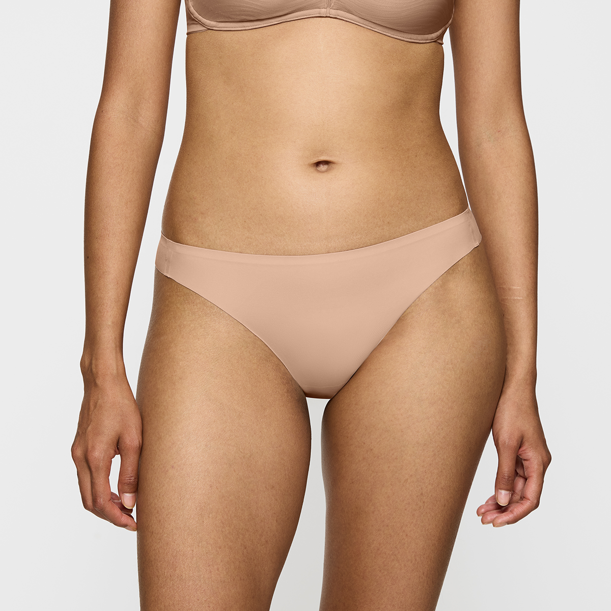 Triumph Smart Invisible  g-string, beige