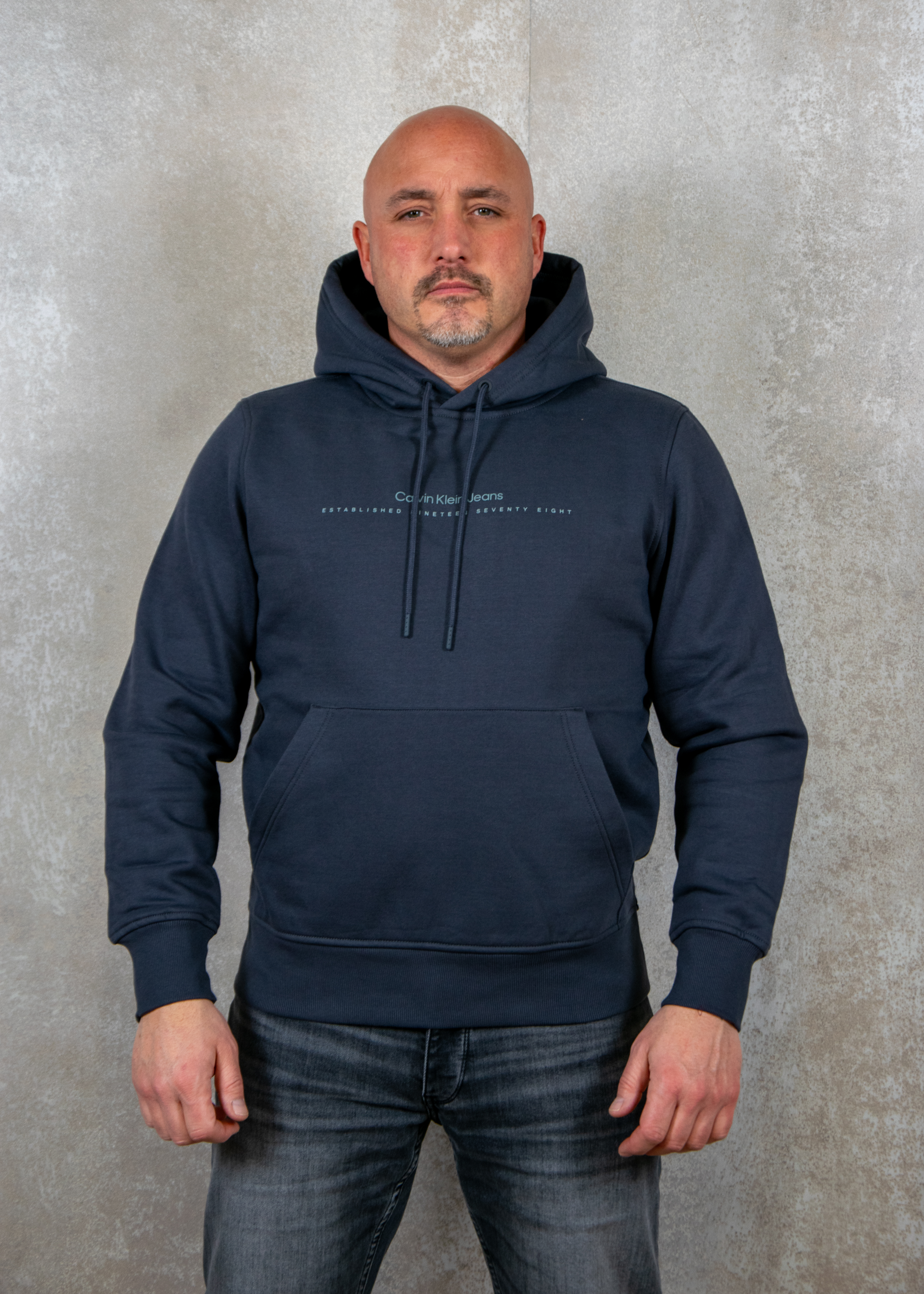 Calvin Klein Sweatshirt MINIMAL LOGO HOODIE Kangoeroezak, logoprint