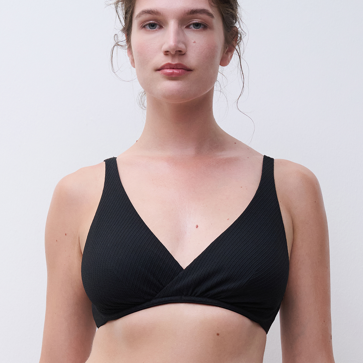 Femilet Navarino bikinitop met beugel, zwart