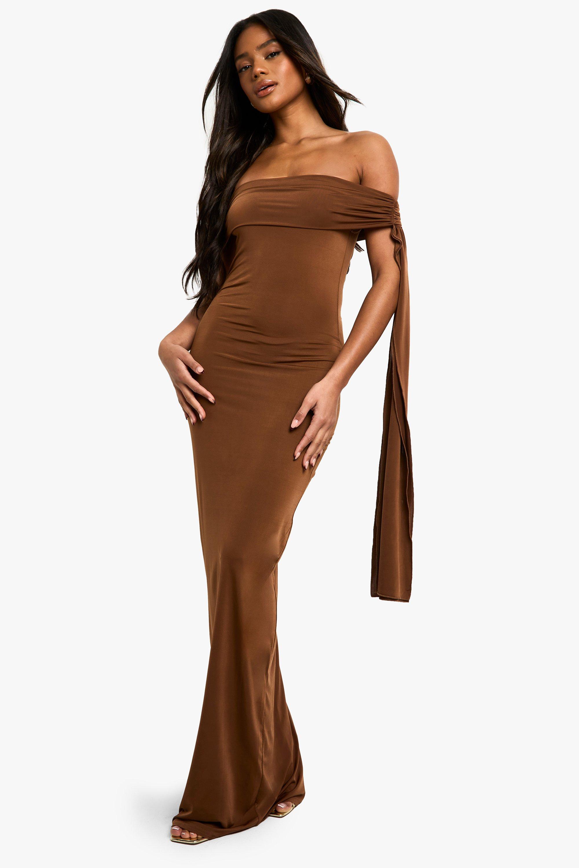 Boohoo Gedraaide Gedrapeerde Off Shoulder Maxi Jurk, Bronze