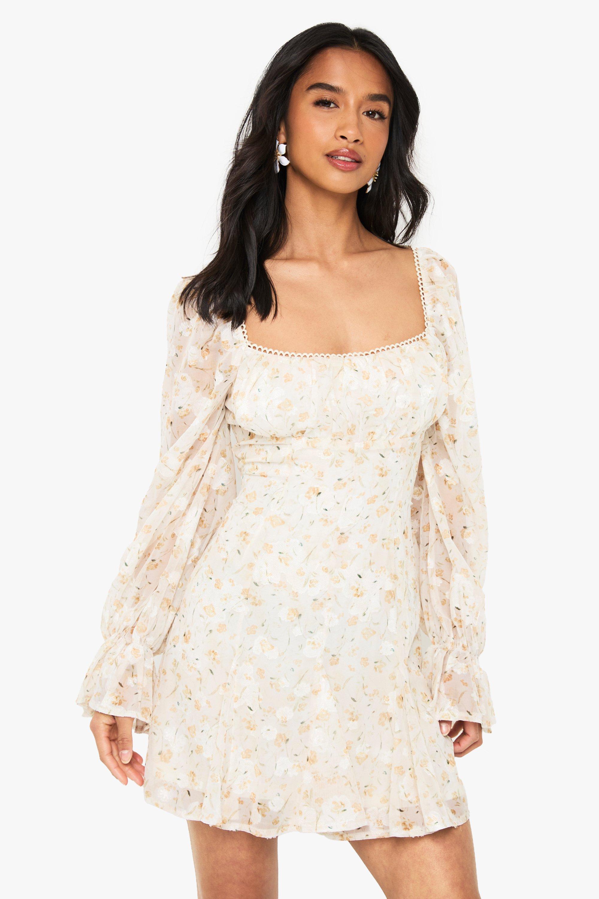 Boohoo Petite Jaquard Chiffon Bloemen Mini Jurk Met Engelenmouwen, Yellow