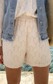 The Musthaves Detailed Print Short Beige
