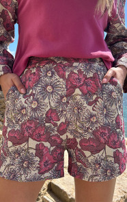 The Musthaves Flower Short Burgundy