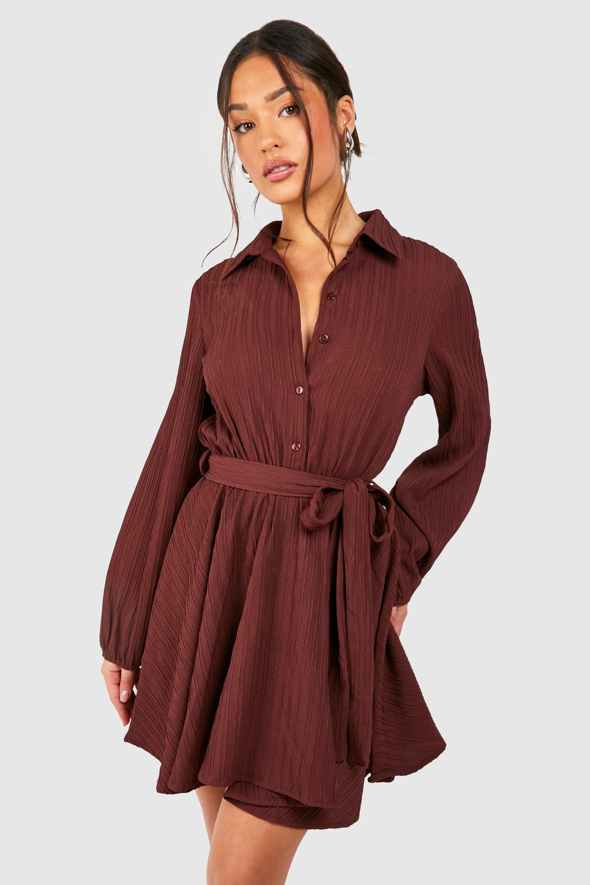 Boohoo Petite Gekreukelde Skater Blouse Jurk, Chocolate