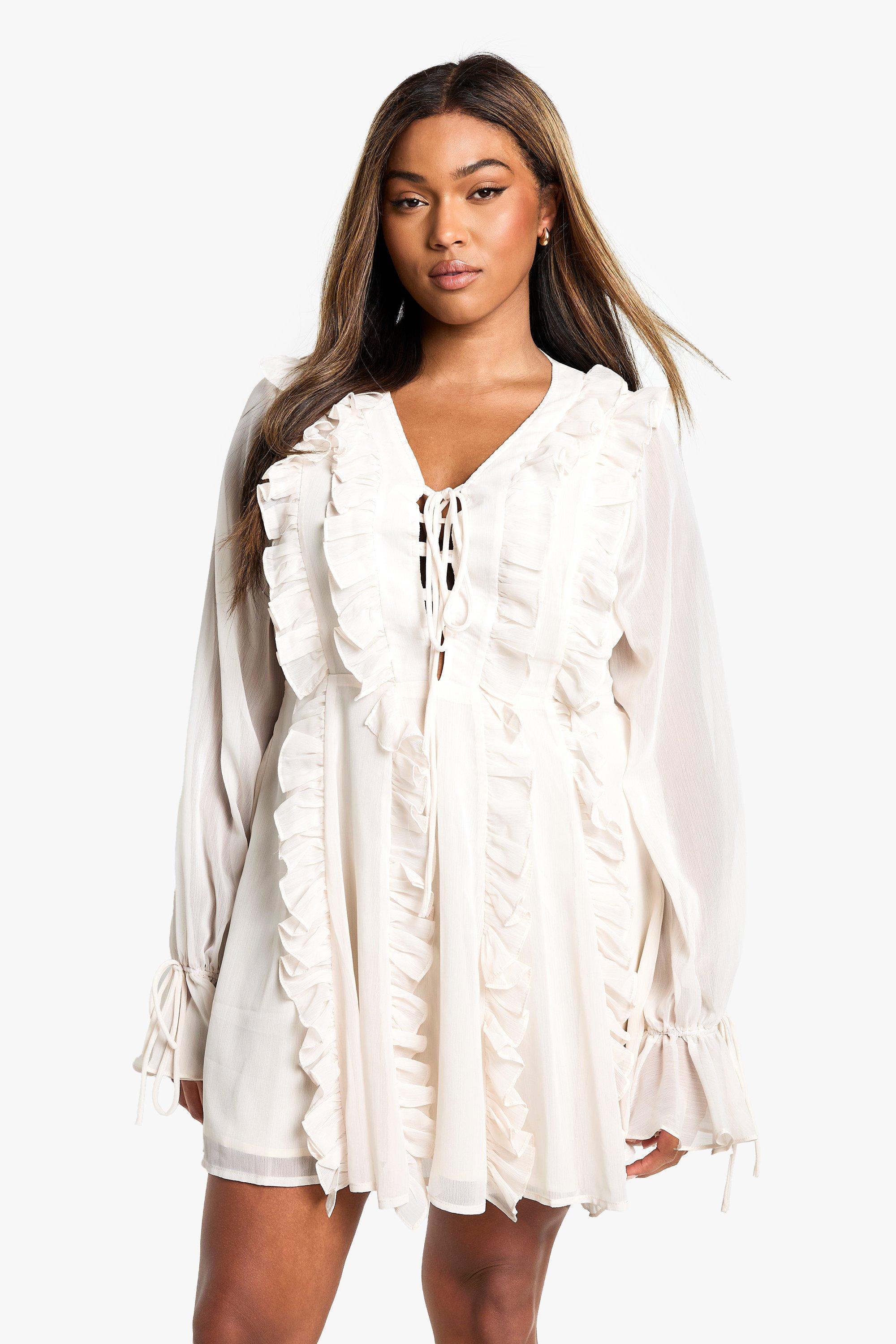 Boohoo Plus Chiffon Skater Jurk Met Ruches En Strik, Ivory
