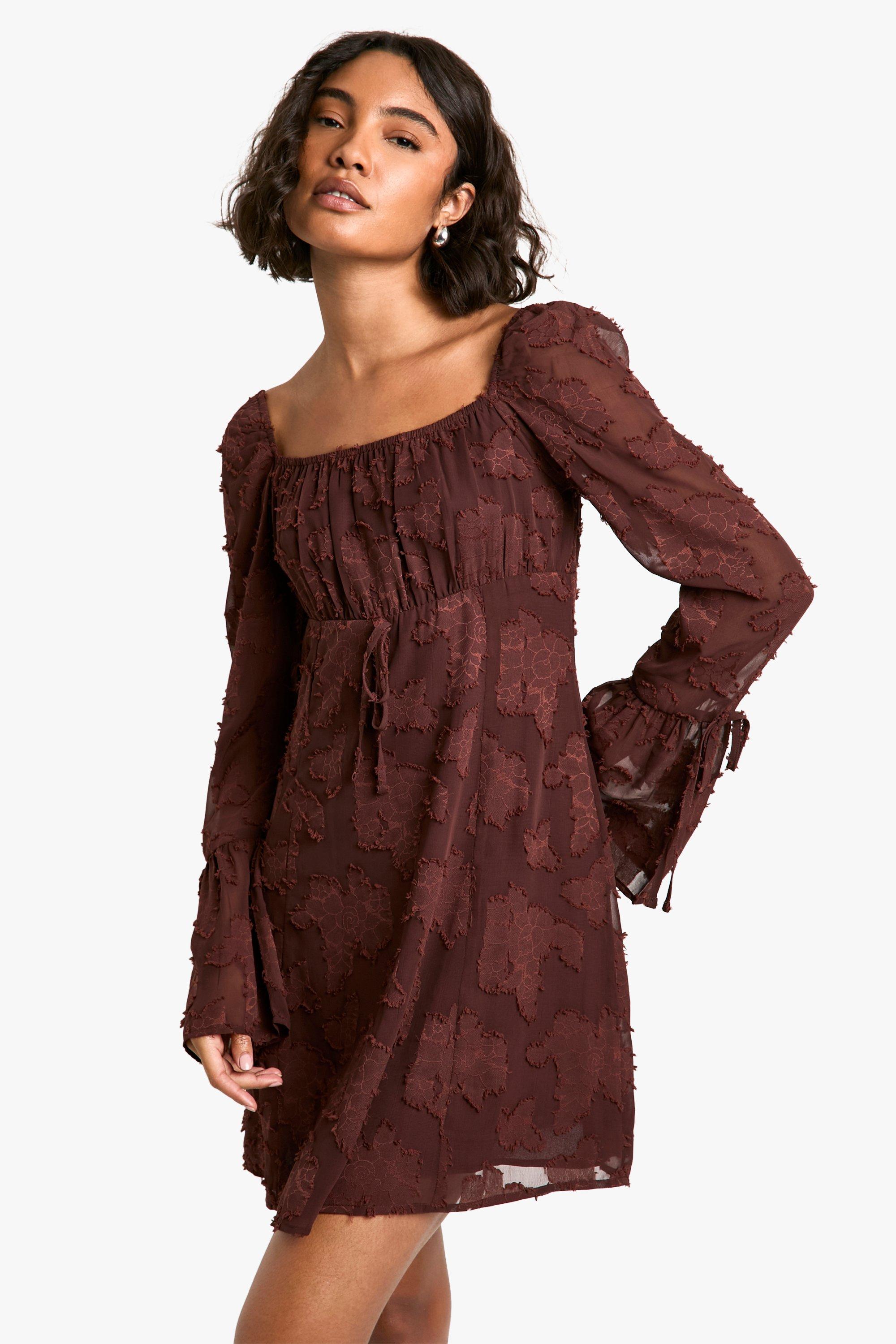 Boohoo Tall Loshangende Bloemenprint Jurk Met Wijde Mouwen, Chocolate