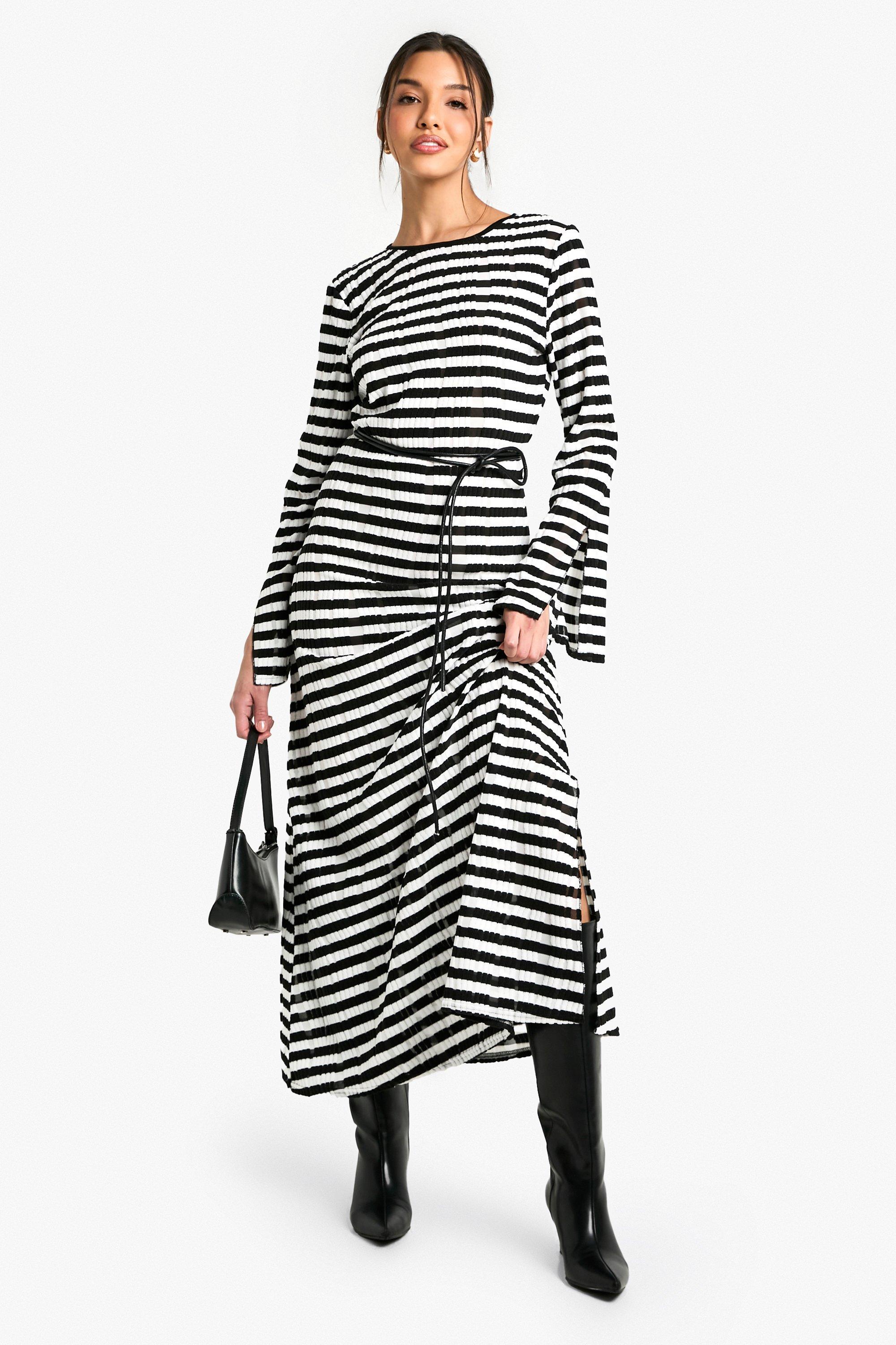 Boohoo Gestreepte Midaxi Jurk Met Textuur En Wijde Mouwen, Black