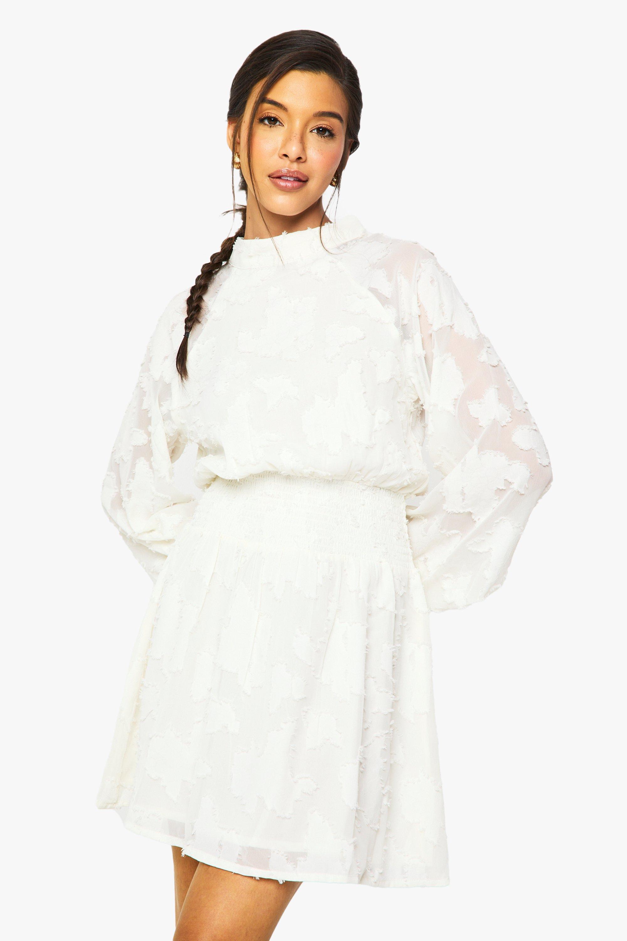 Boohoo Burnout Bloemen Skater Jurk Met Hoge Hals, Cream