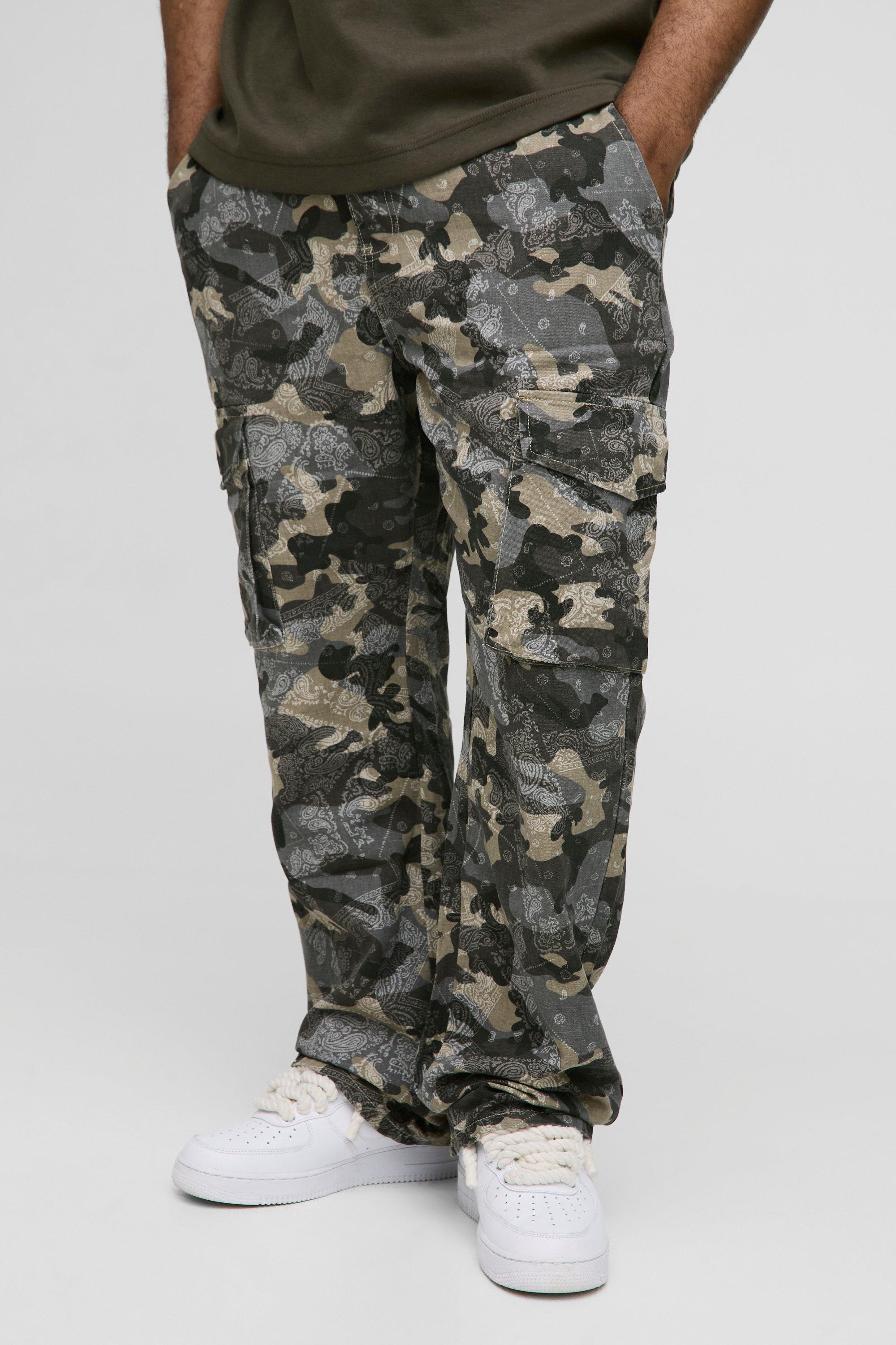 Boohoo Plus Flared Slim Fit Camo Bandana Cargo Broek Met Gusset Detail, Light Grey