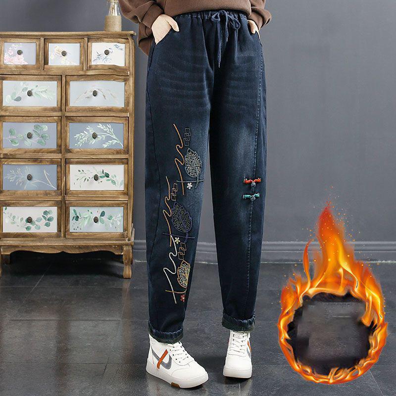 Twelve Month Geborduurde jeans Dames jeans Retro Literair fluweel Gewatteerde dames hoge taille warme losse casual jeans herfst plus size XXXL