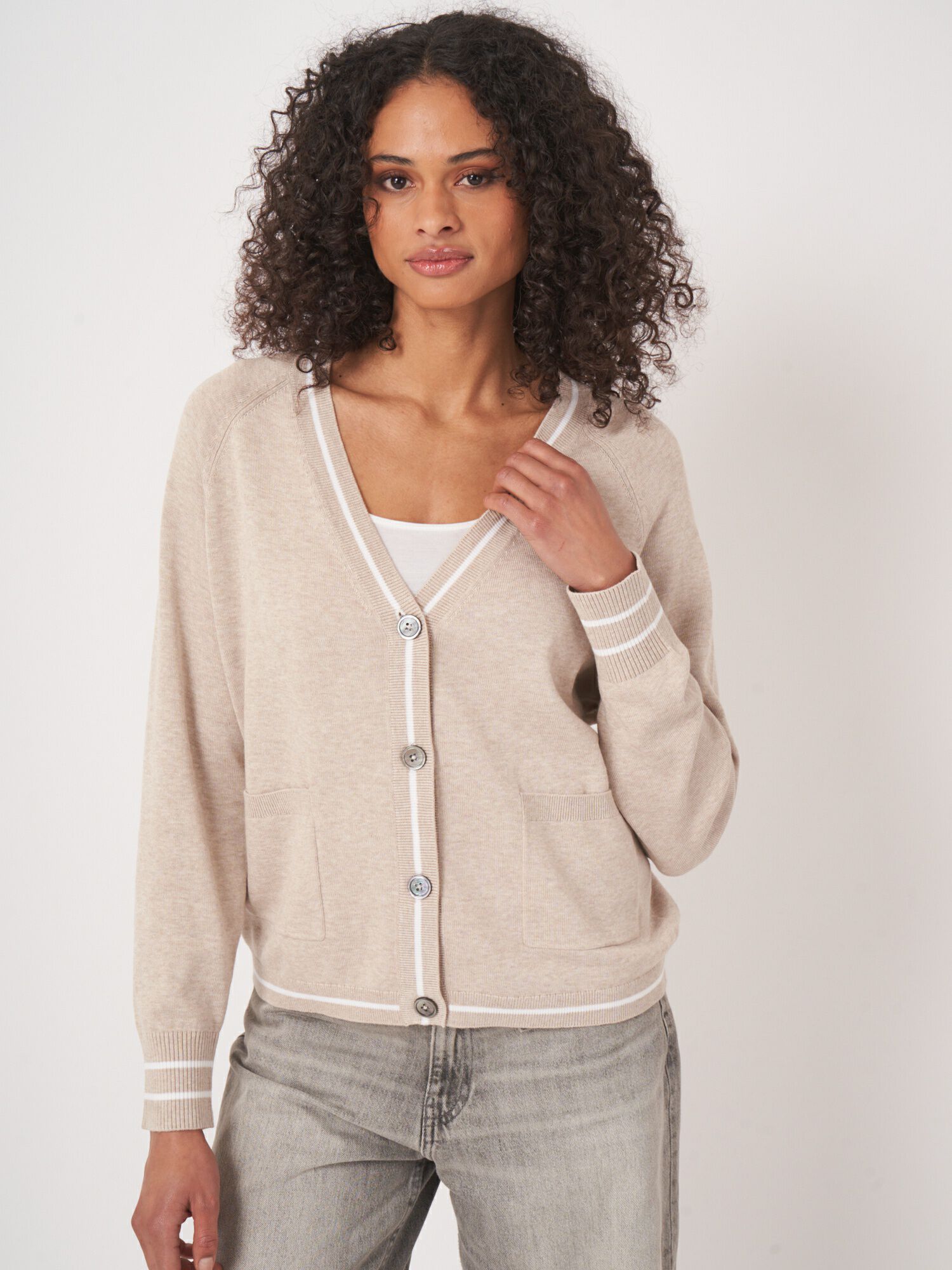 REPEAT cashmere Vest strependetail en zakken in katoenmix