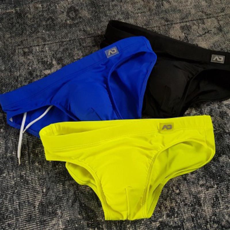 Queshark Water Sports 7 kleuren heren zwembroek met trekkoord en duwkussen M wit