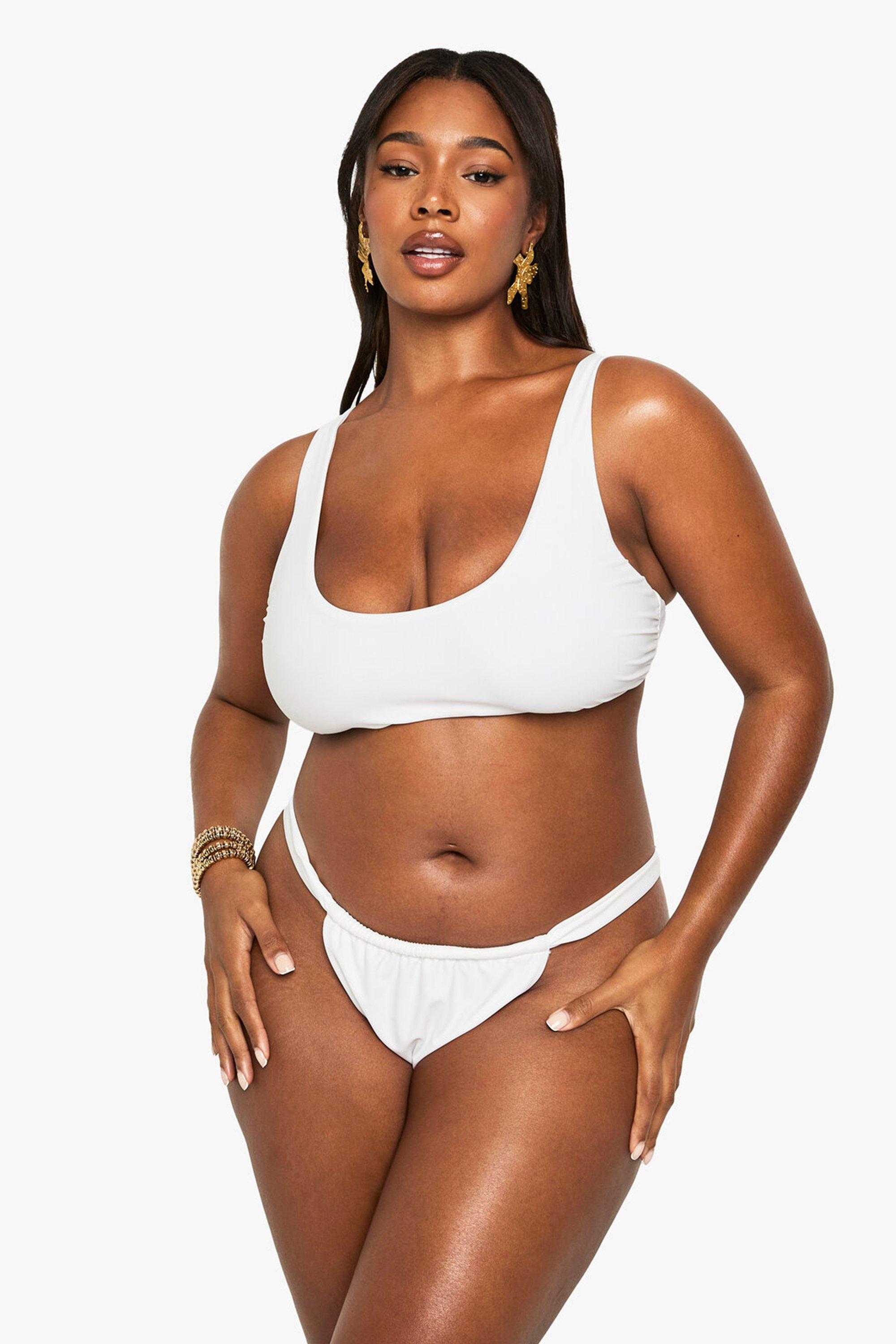 Boohoo Plus Badmode Essentials Bikini Top Met Lage Ronde Hals, White