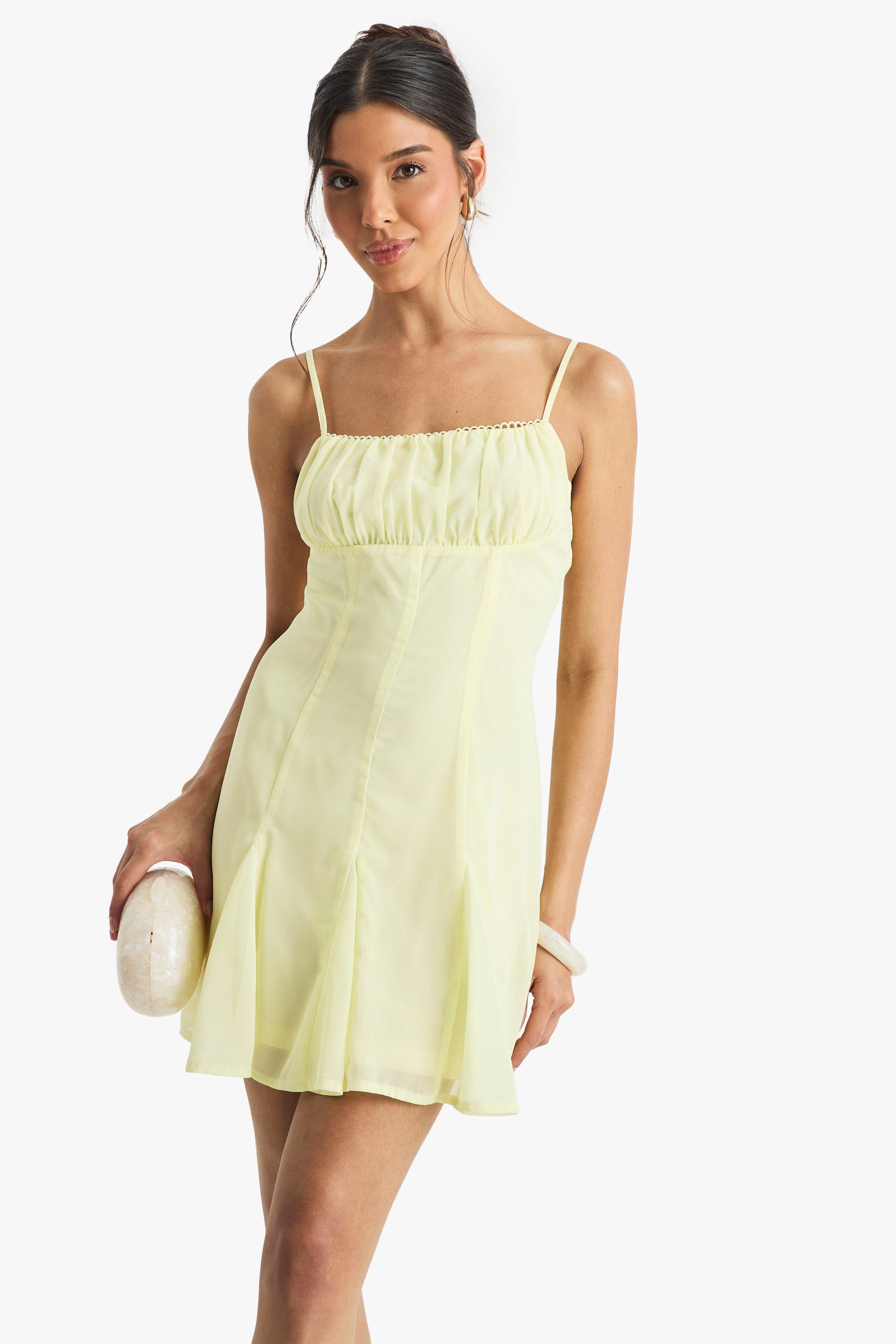 Boohoo Chiffon Melkmeisjes Mini Jurk Met Bandjes En Godet Zoom, Lemon