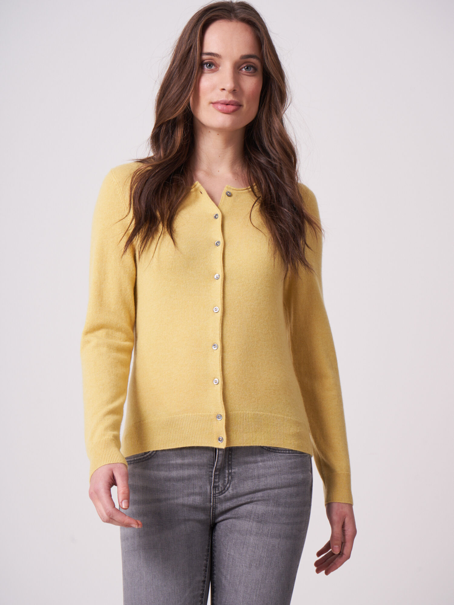 REPEAT cashmere Basic fijngebreid vest met ronde hals van biologisch cashmere