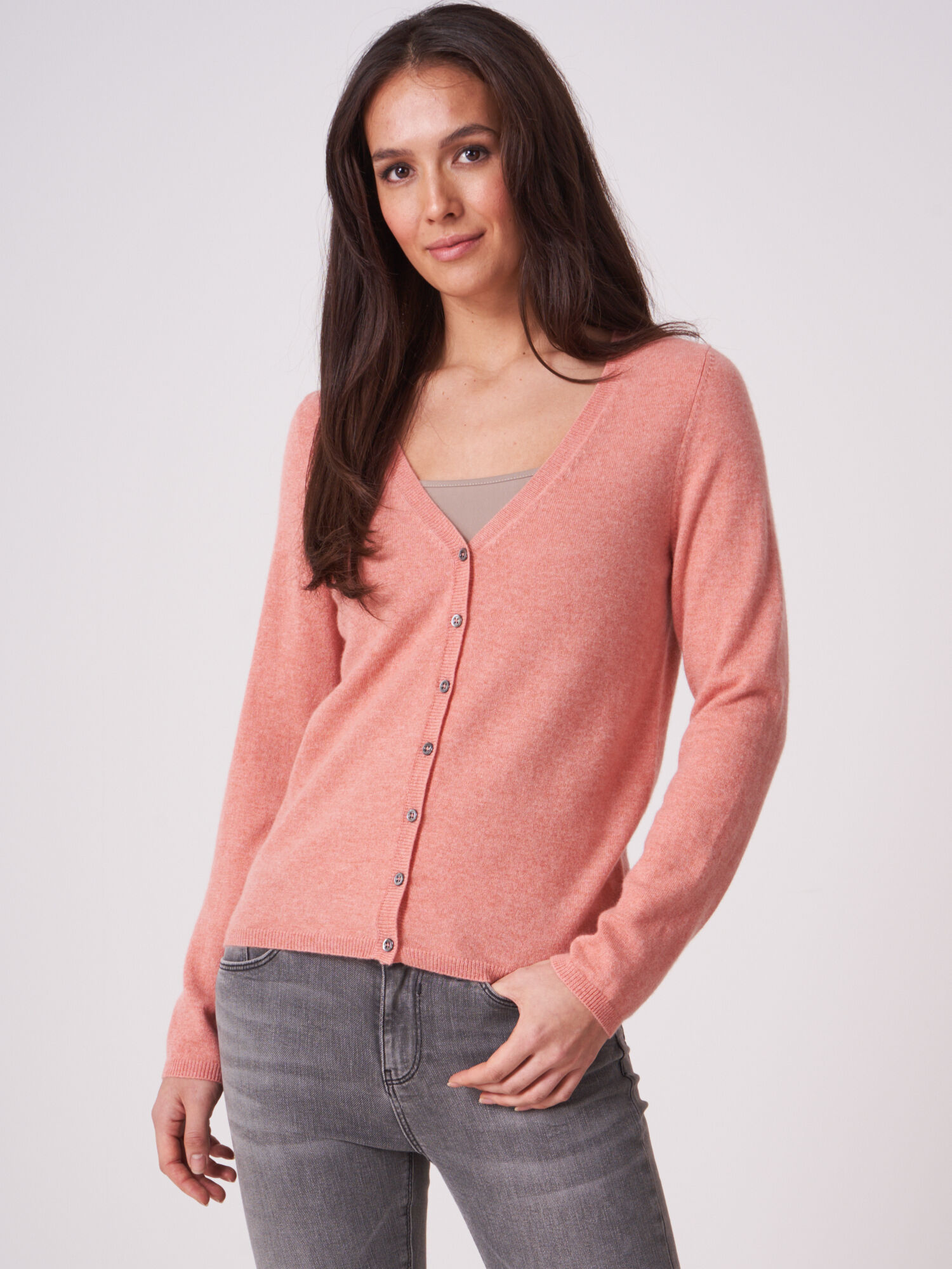 REPEAT cashmere Basic fijngebreid vest met V-hals van biologisch cashmere