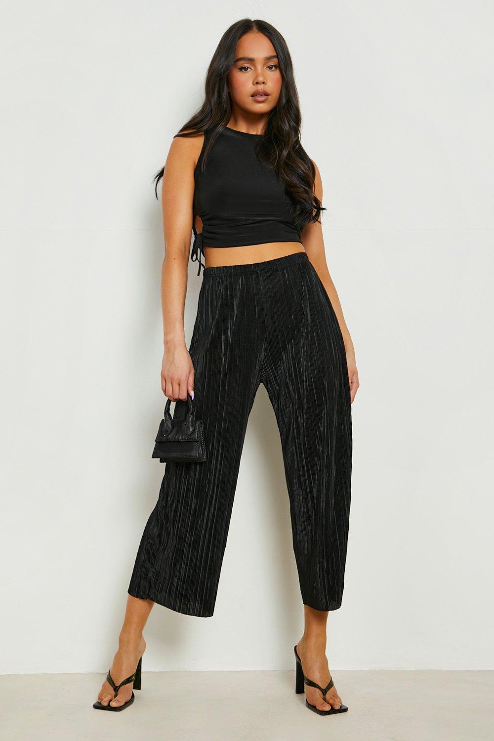 Boohoo Petite Plisse Wide Leg Culotte Broek, Black