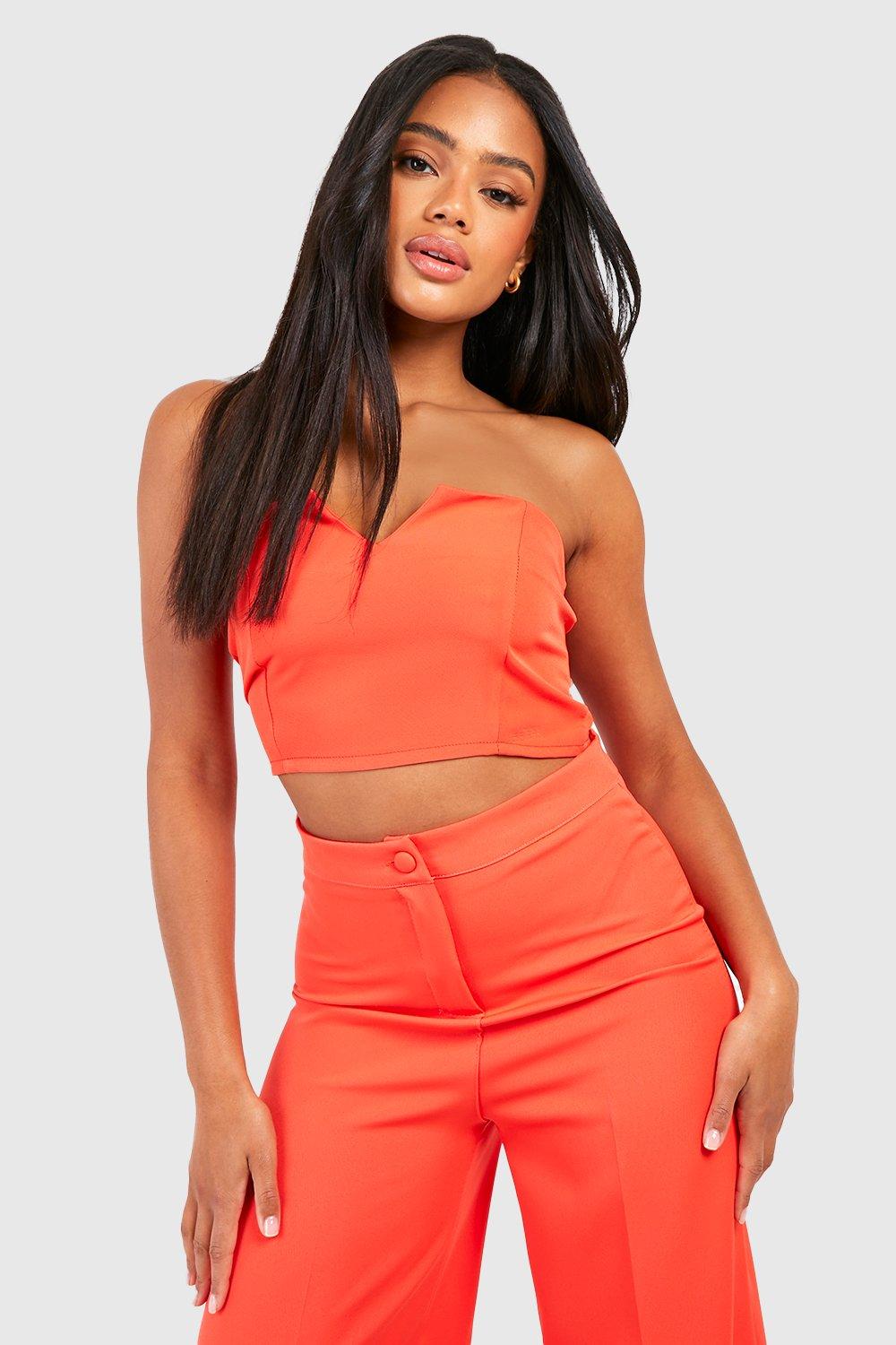 Boohoo Getailleerde Bandeau Top Met V-Detail, Red Orange