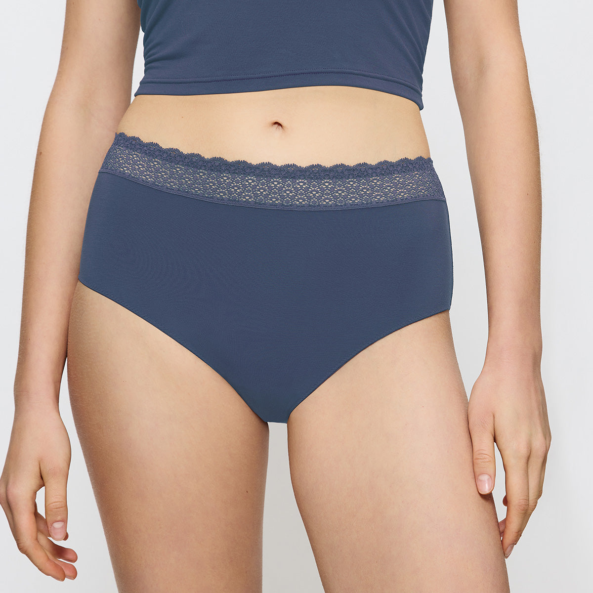 Triumph Feel of Modal Midi midi slip, blauw