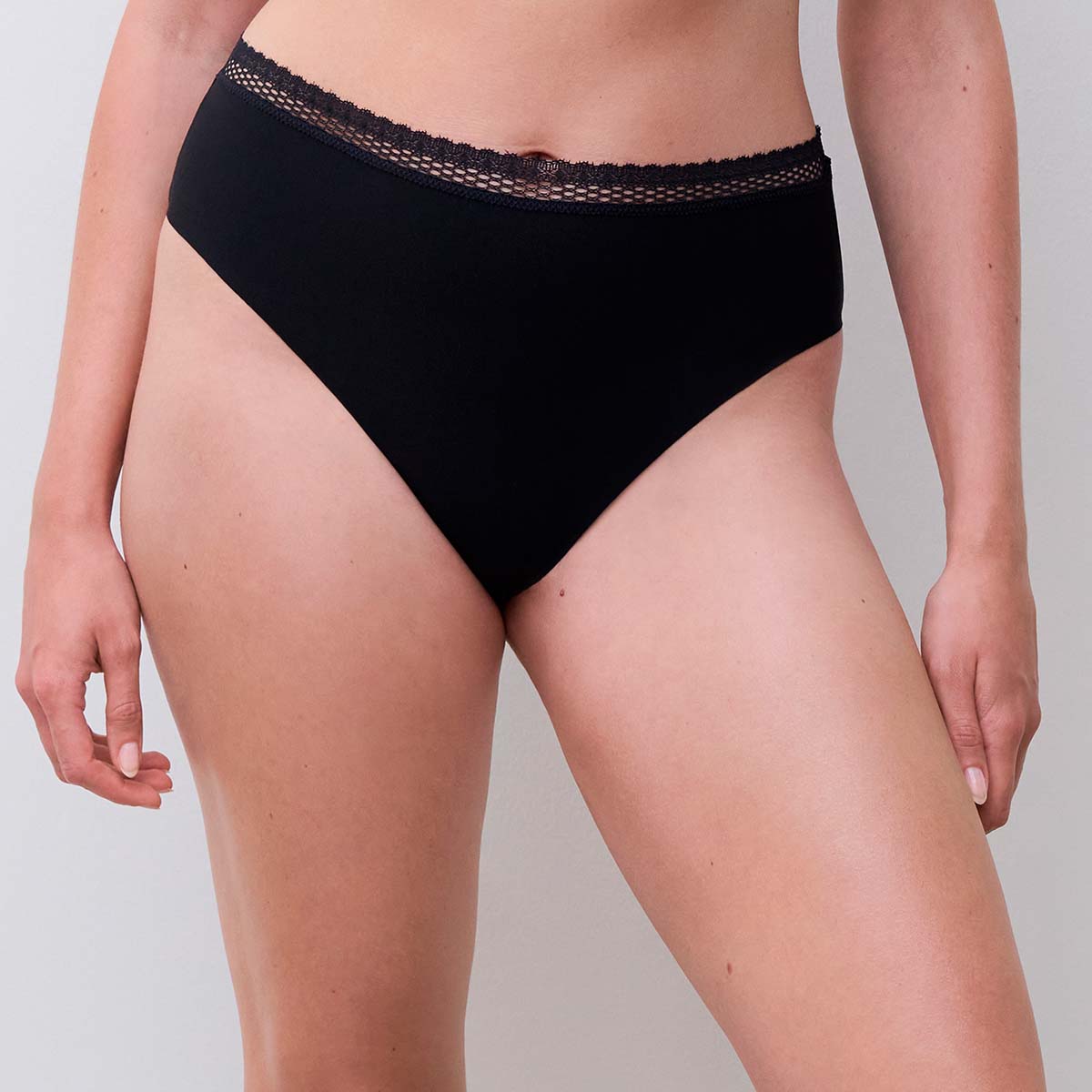 Chantelle Cozy Chic tai slip, zwart