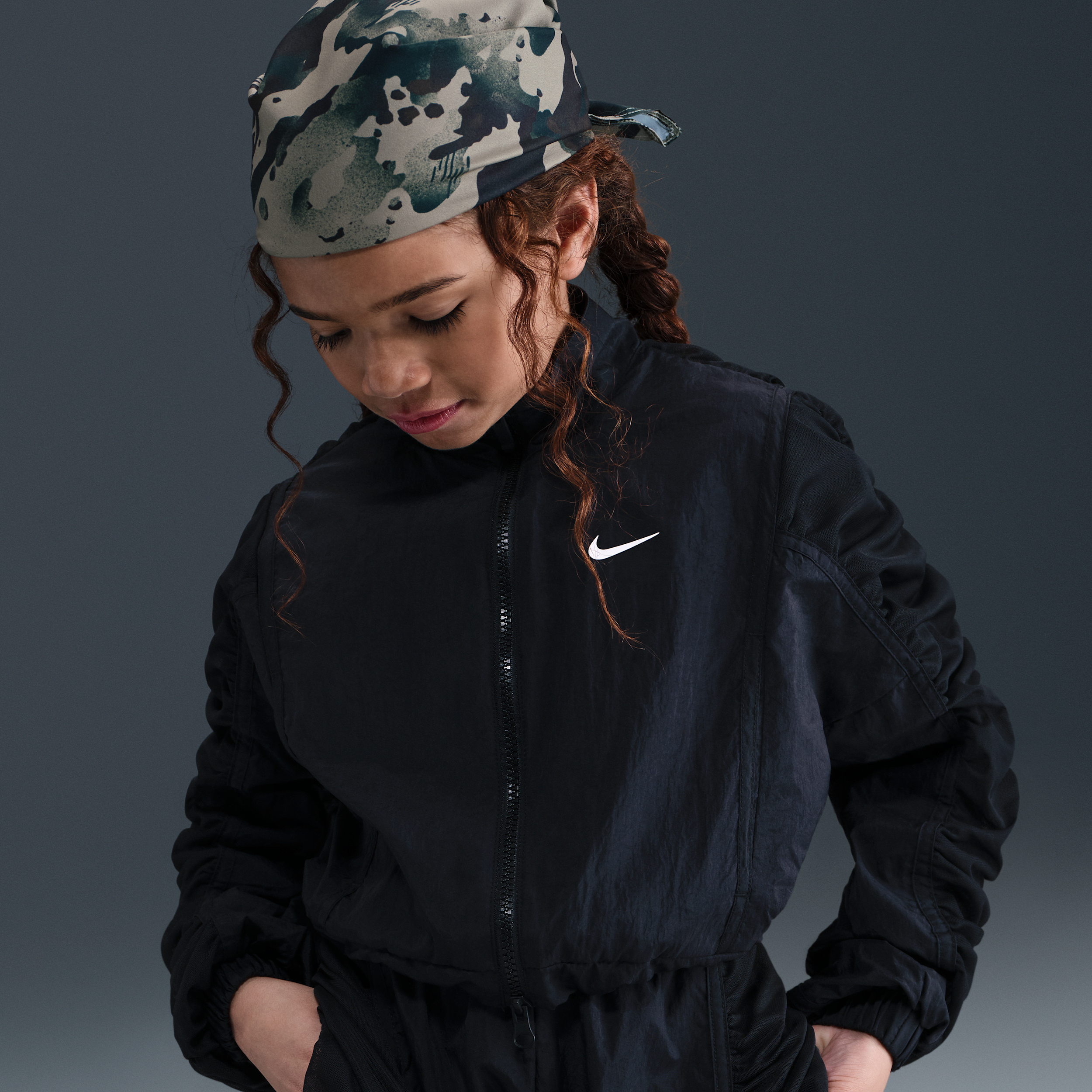 Nike Sportswear geweven meisjesjack - Zwart