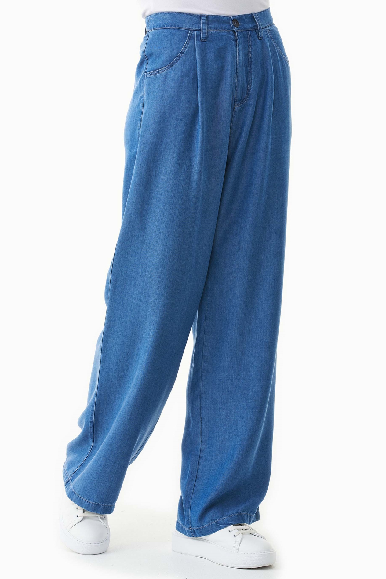 ORGANICATION Damen vegan Hose A Denim Look Hellblau
