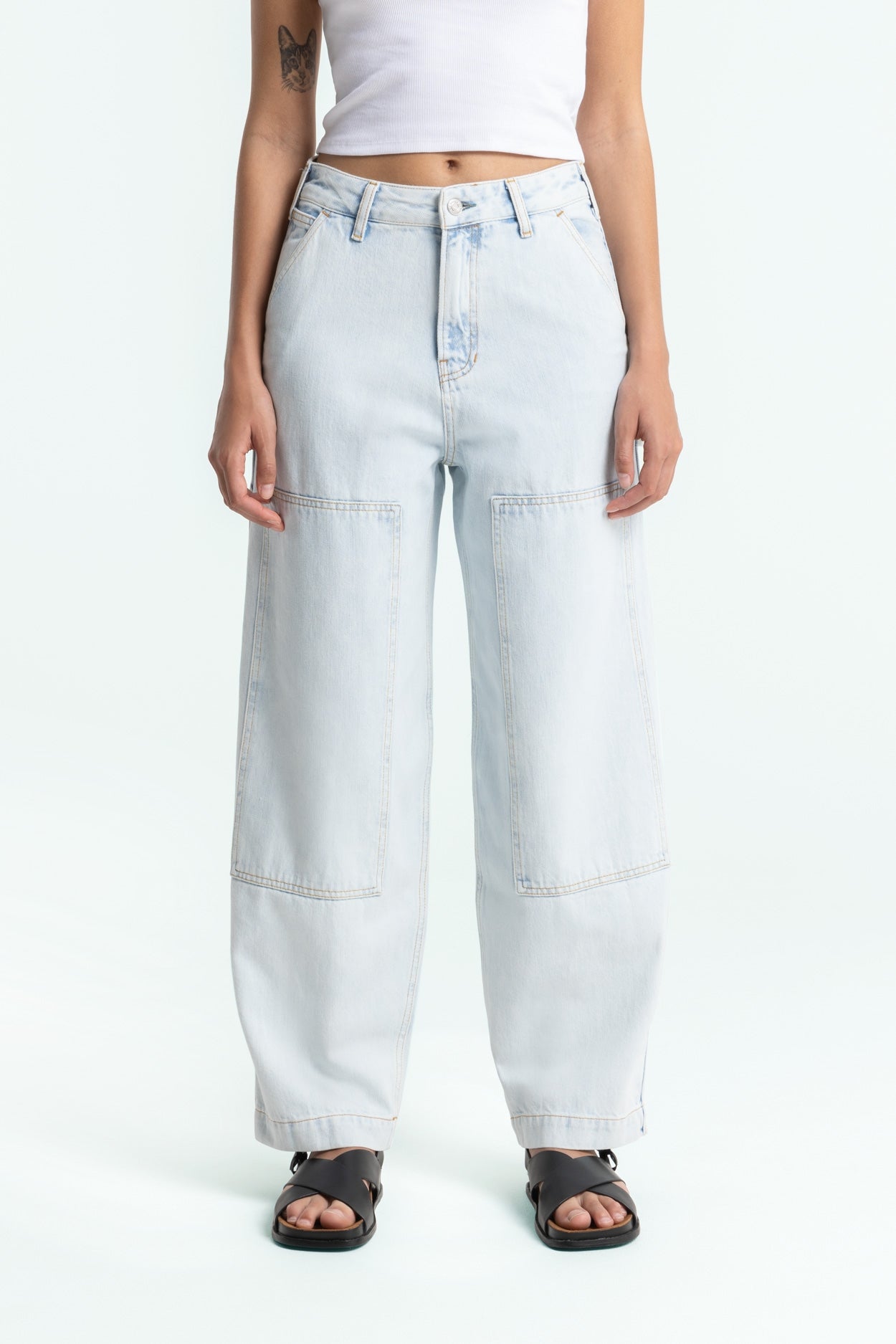 Kings Of Indigo Damen vegan Jeans Unisex Leyda Chase Super Light Marble Blue