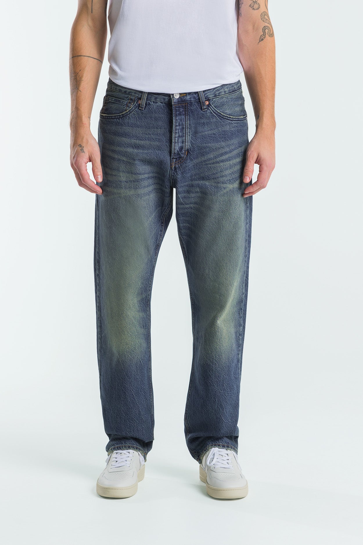 Kings Of Indigo Herren vegan Jeans Roy Jim Phoenix Blue Dirt