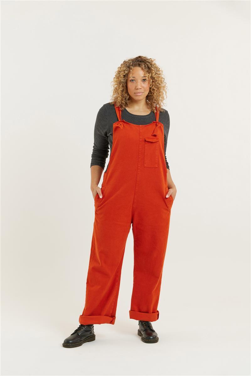 Flax and Loom Damen vegan Latzhose Lou Barker Burnt Orange