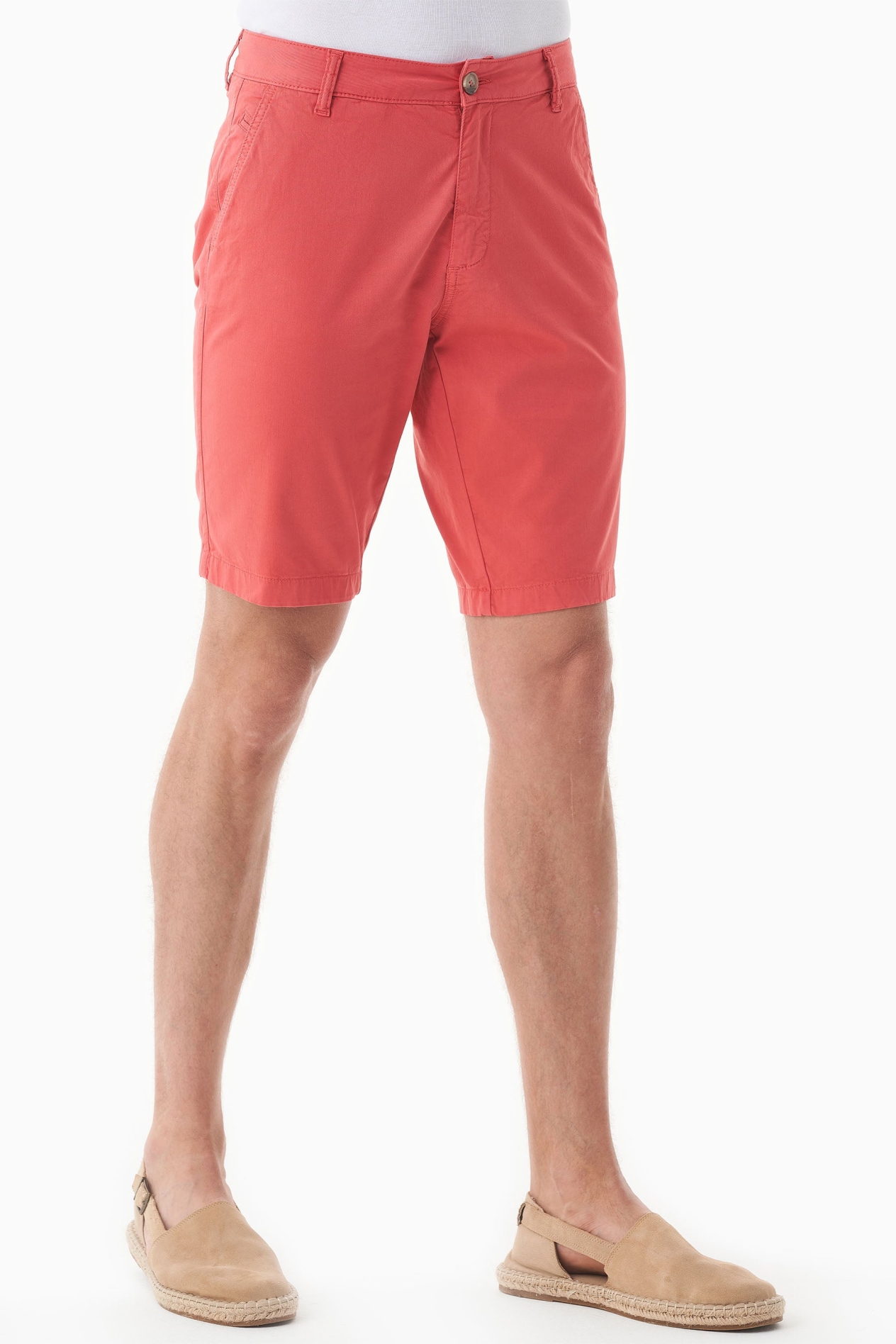ORGANICATION Herren vegan Slim-Fit Shorts Leuchtend Rot