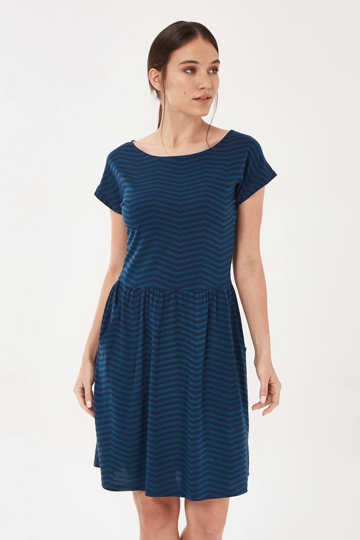 ORGANICATION Damen vegan Kleid Streifen Dunkelblau
